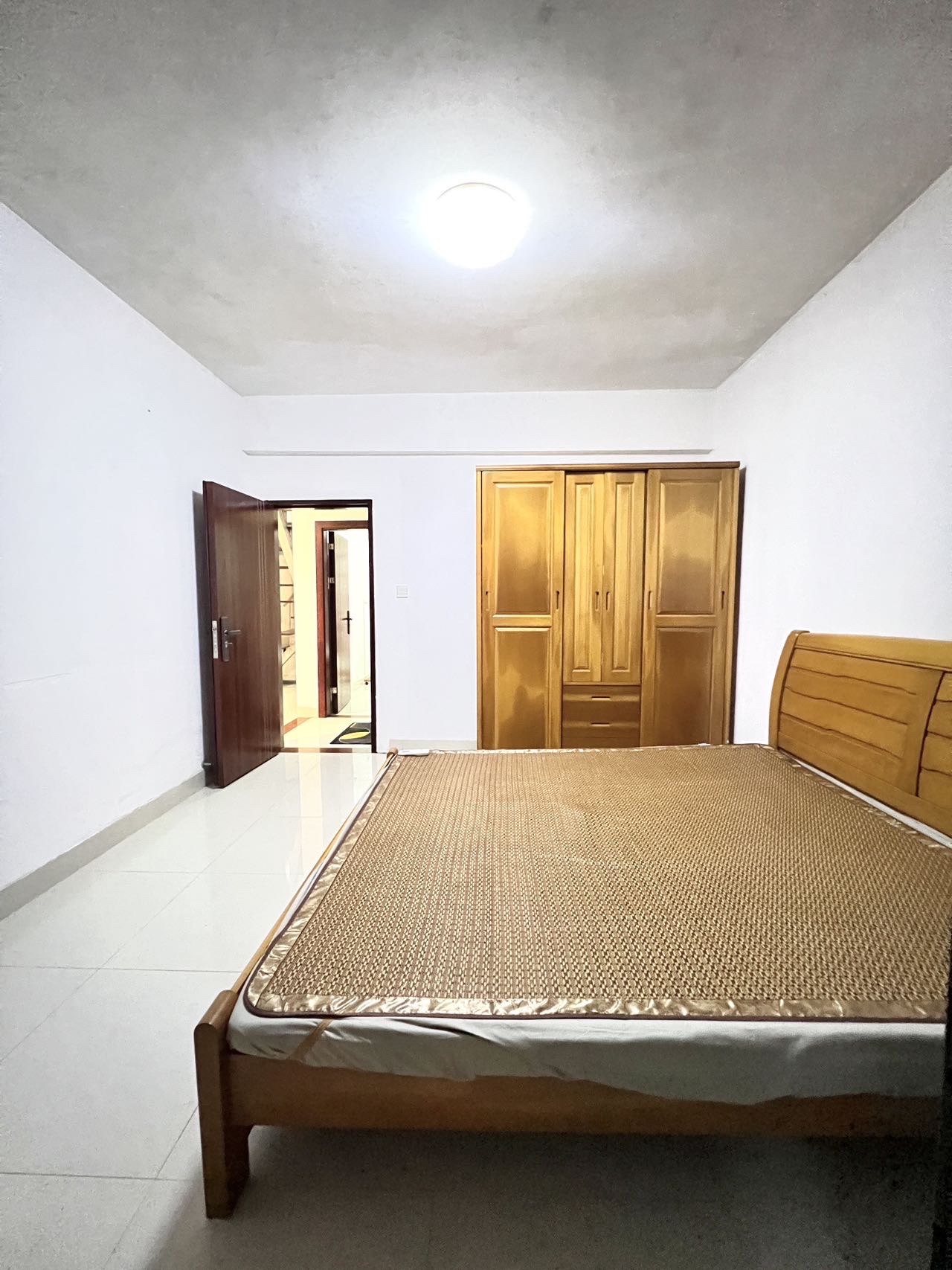 玉龙湾  5室2厅1卫    3300.0元/月室内图