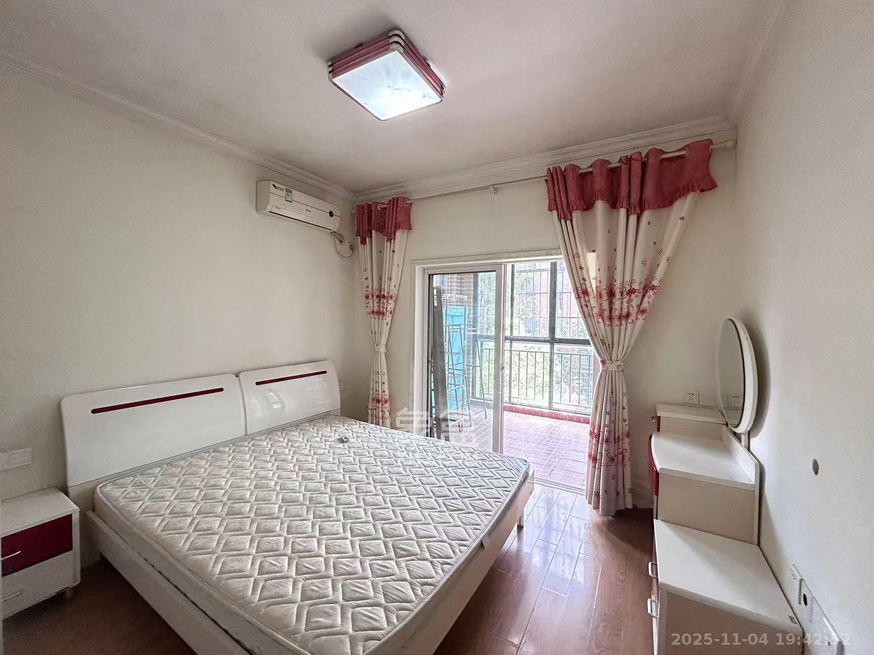 山水湾  3室2厅0卫    1800.0元/月室内图