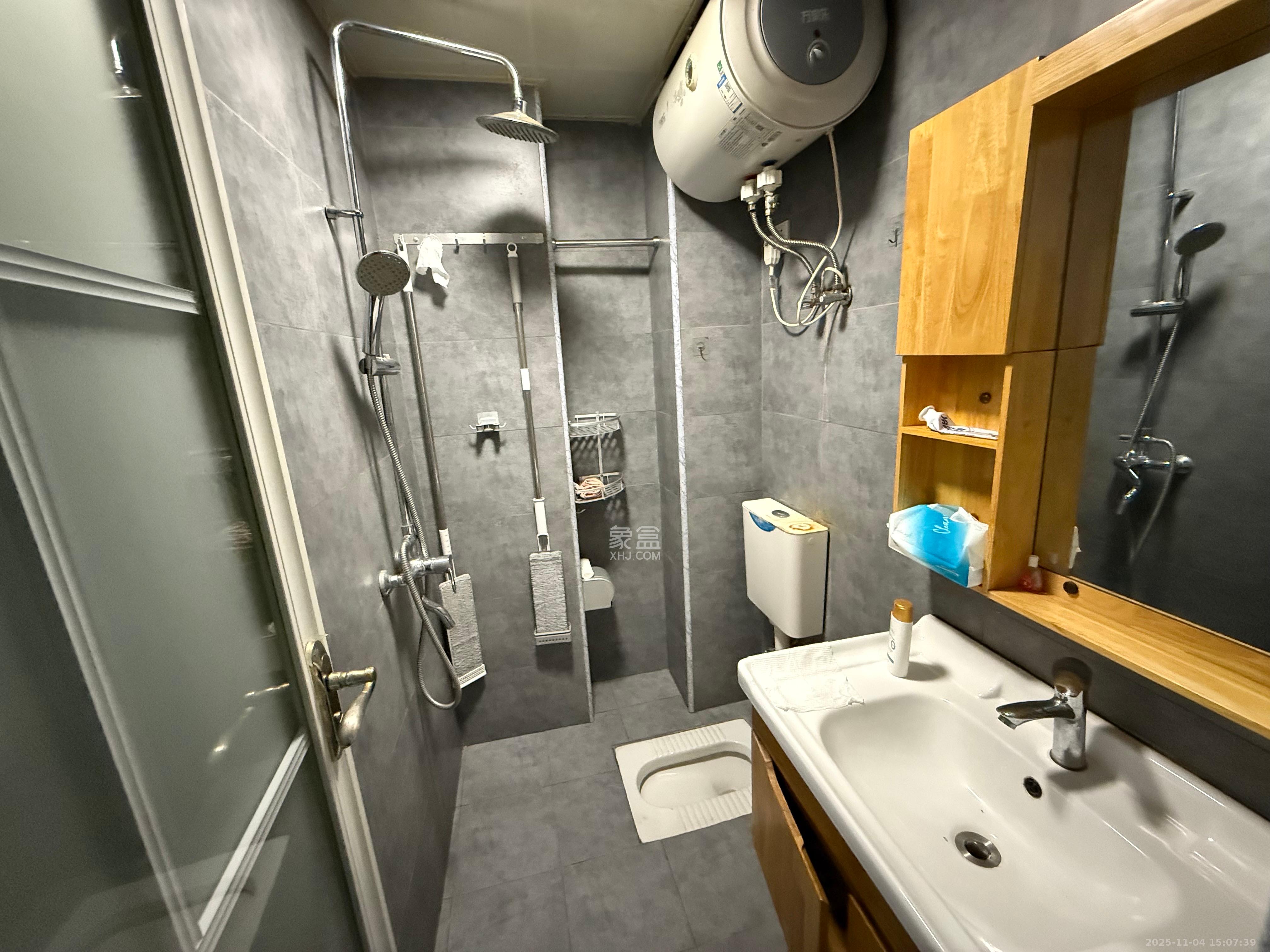 润芳园 1室0厅1卫 1500.0元/月 润芳园 1室0厅1卫 1500.0元/月室内图