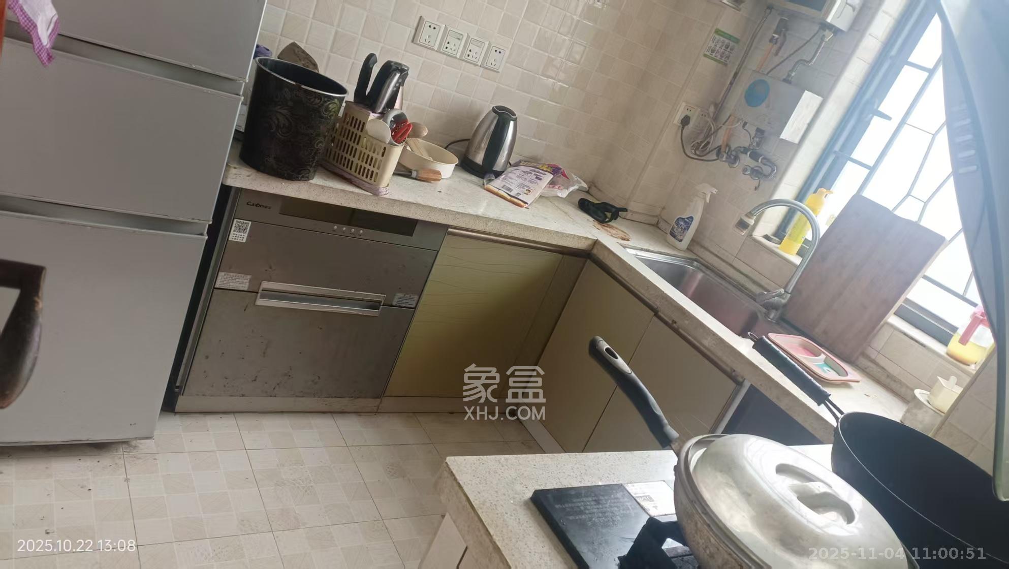 天元涉外景园C区  3室2厅2卫    2800.0元/月室内图