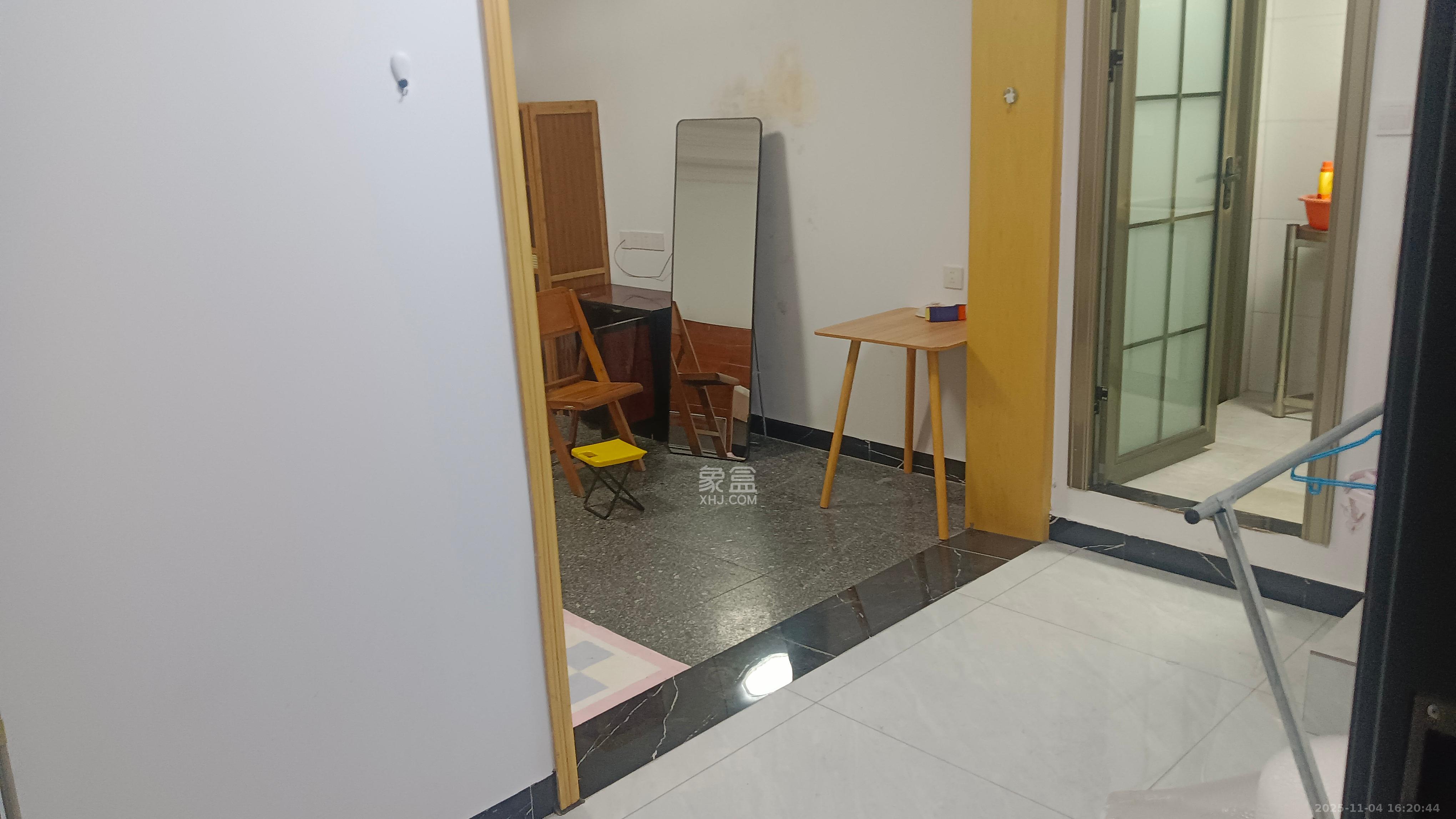 湖南省农业物资总公司宿舍  3室2厅2卫    2500.0元/月室内图