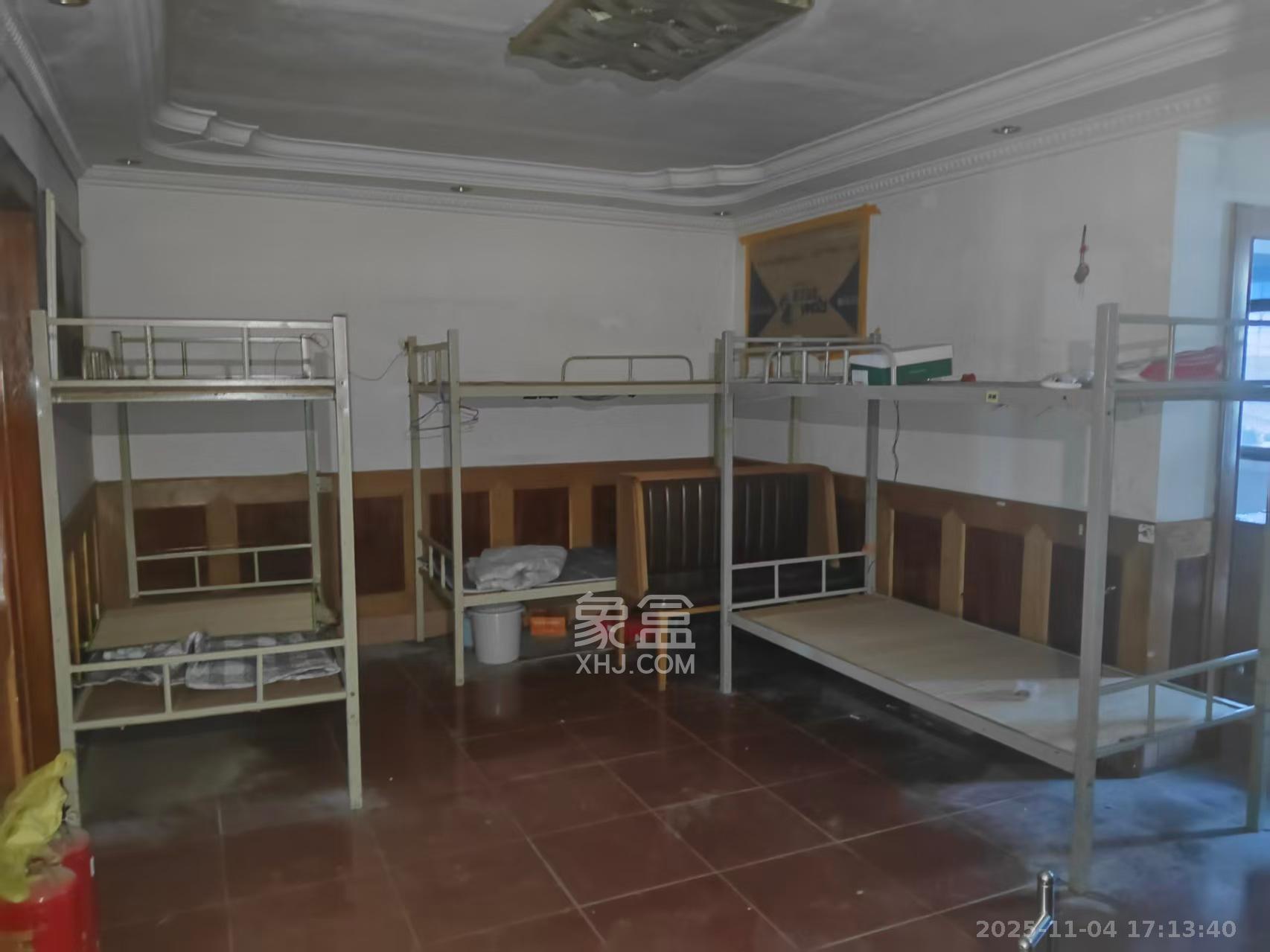 三兴公寓(三兴小区) 3室1厅1卫 2500.0元/月 三兴公寓(三兴小区) 3室1厅1卫 2500.0元/月室内图