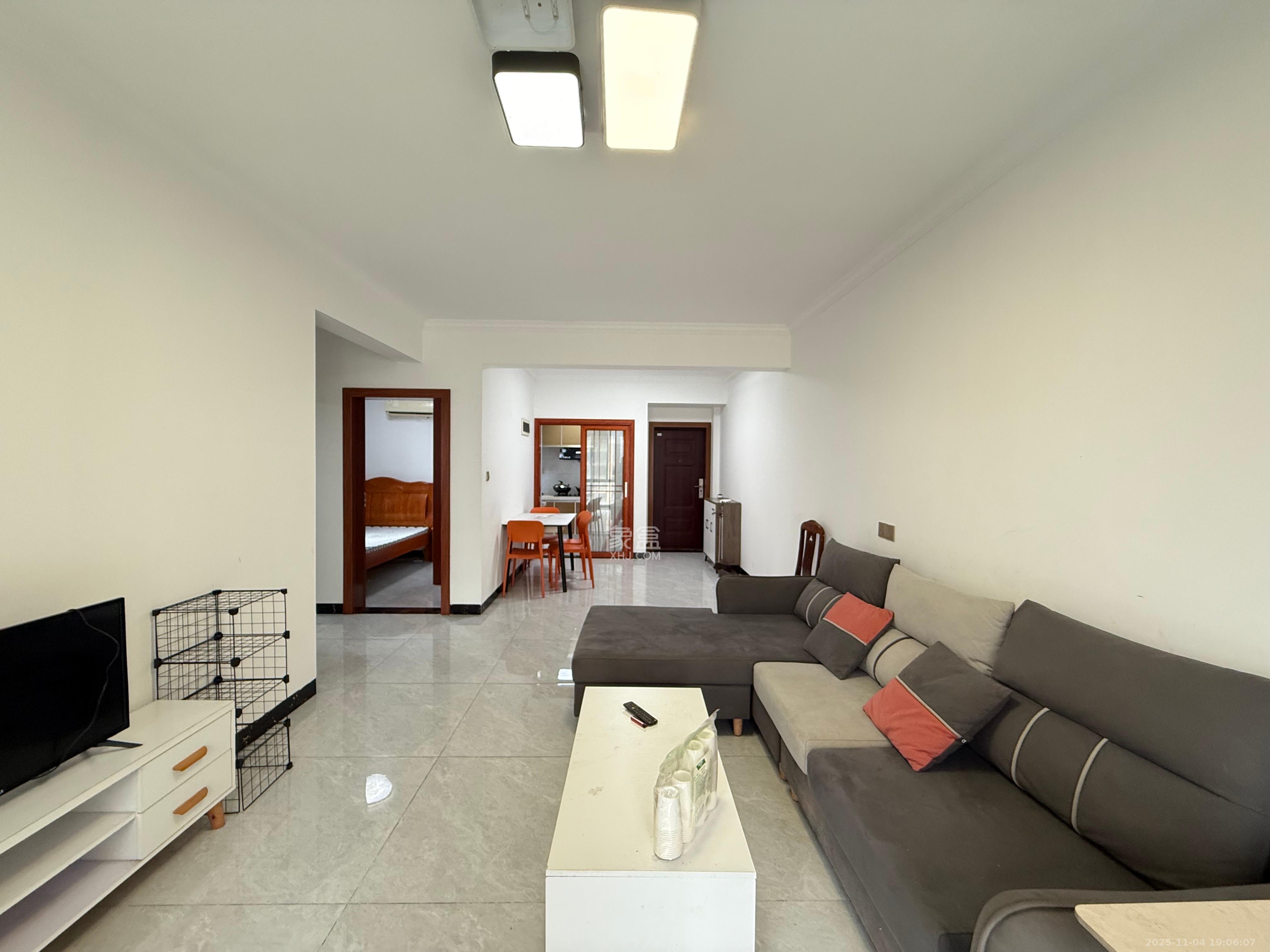 中城苑  2室2厅1卫    2200.0元/月