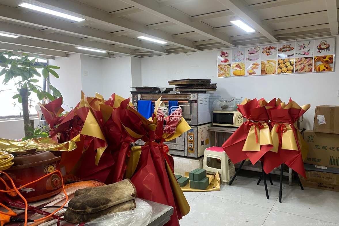 华润置地广场二期 2室2厅1卫 3500.0元/月 华润置地广场二期 2室2厅1卫 3500.0元/月室内图