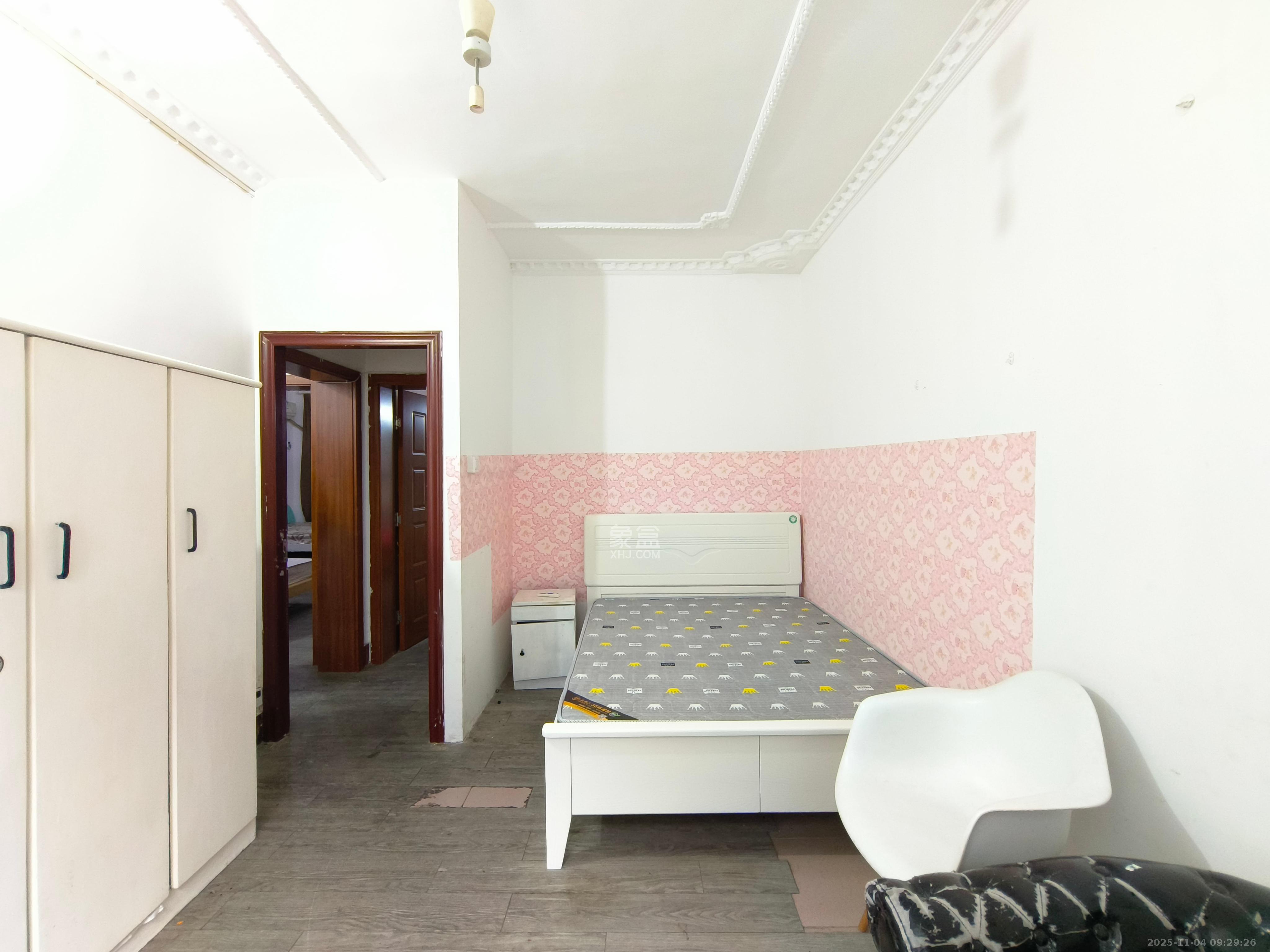 民主后街(西街)散盘 3室1厅1卫 1900.0元/月 民主后街(西街)散盘 3室1厅1卫 1900.0元/月室内图