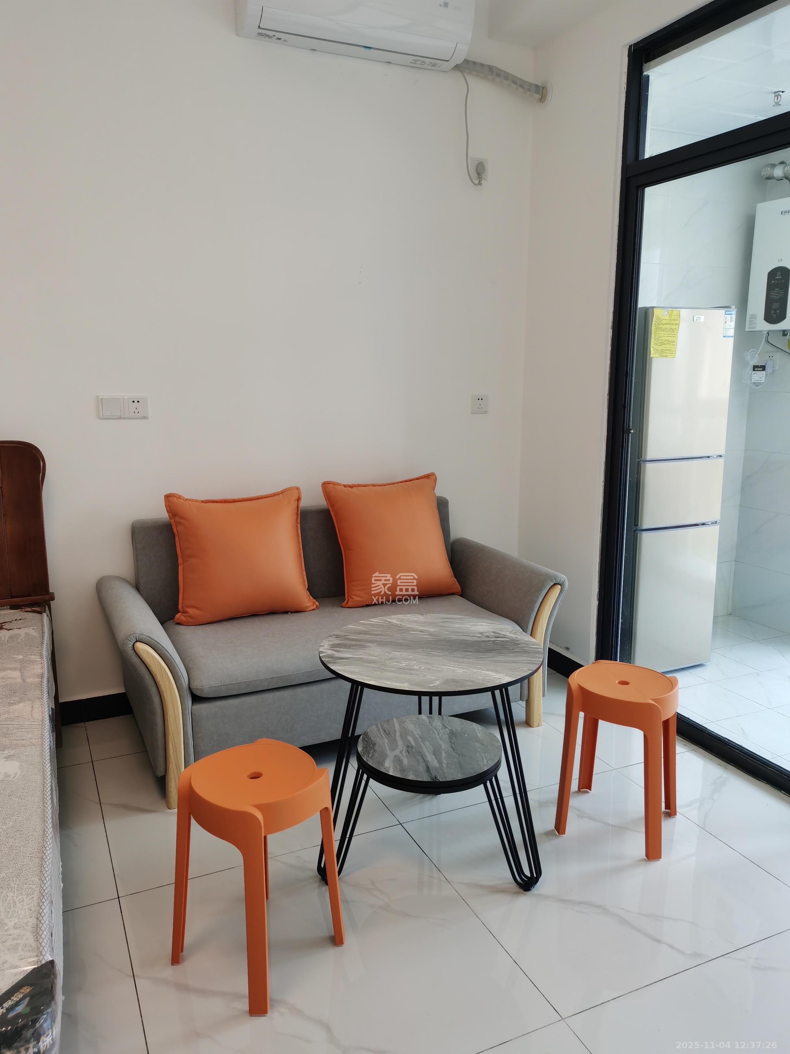 中建嘉和城  1室1厅1卫    1500.0元/月