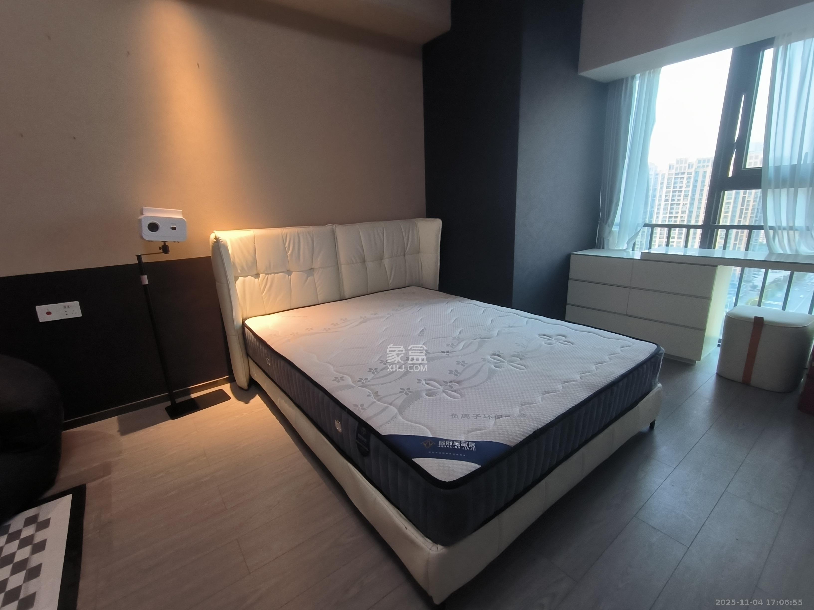 华润置地中心  1室1厅1卫    2100.0元/月室内图