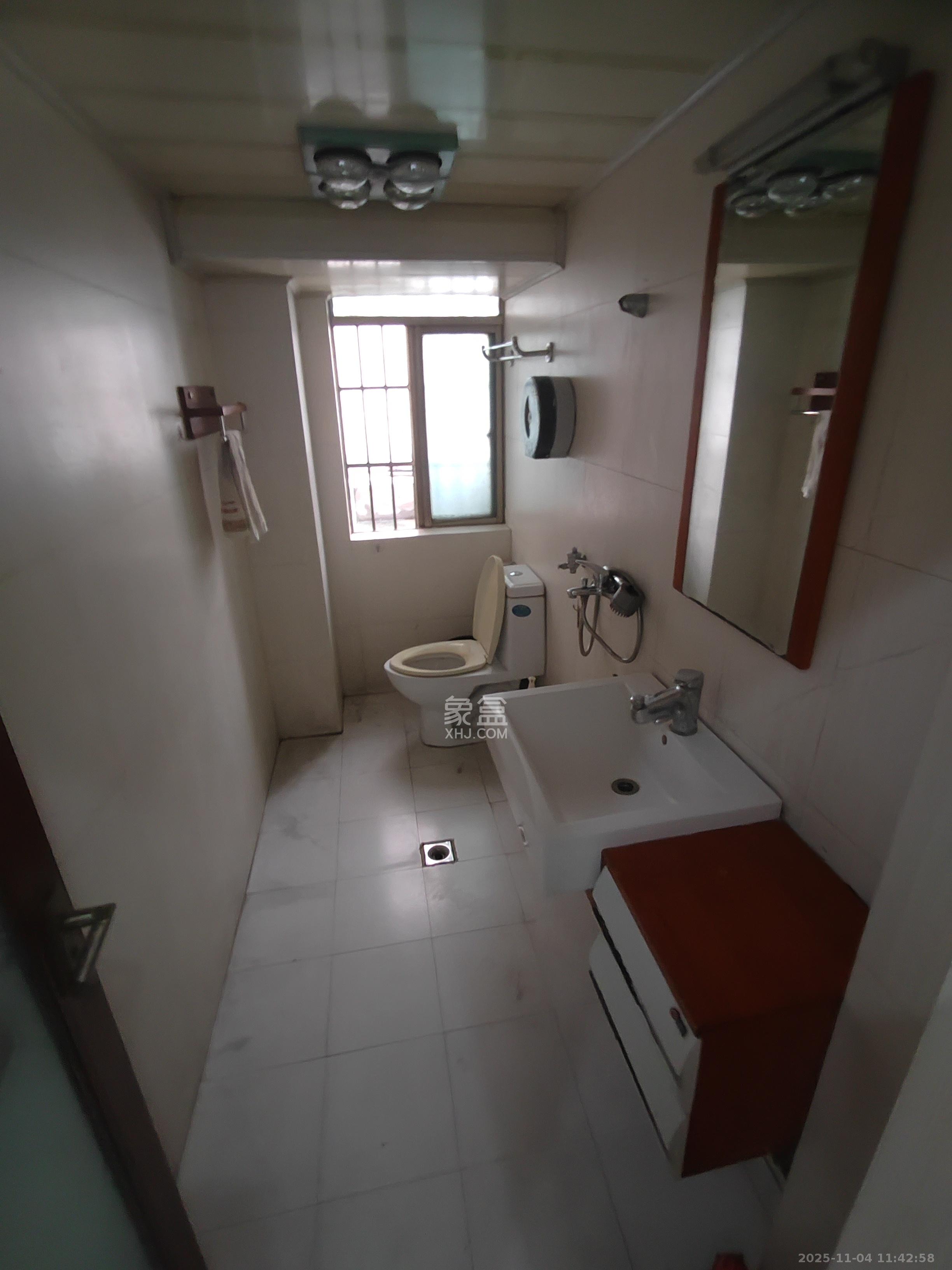 王府井公寓（福源公寓）  3室2厅2卫    4500.0元/月室内图