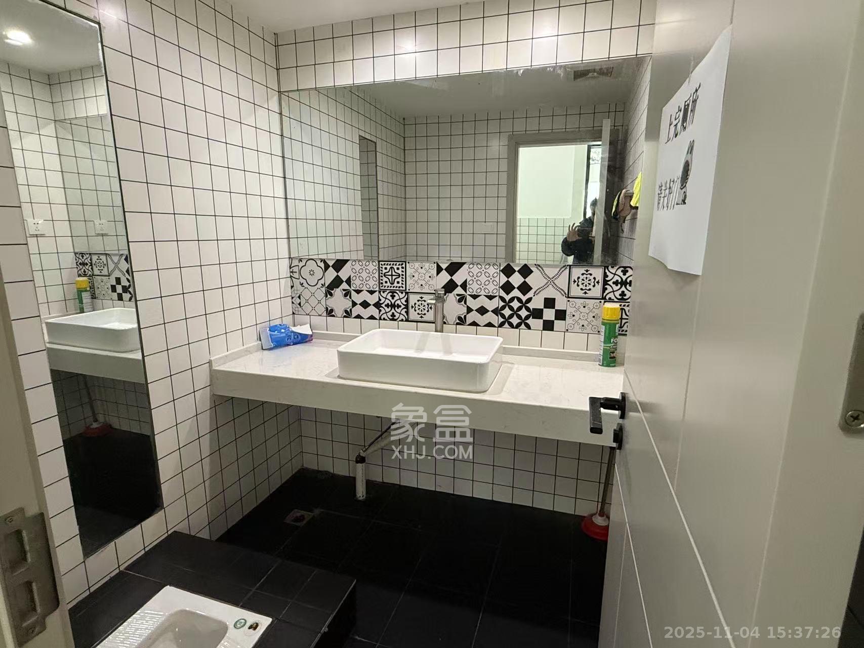 德思勤城市广场（宝格丽公寓）  3室1厅1卫    4500.0元/月室内图