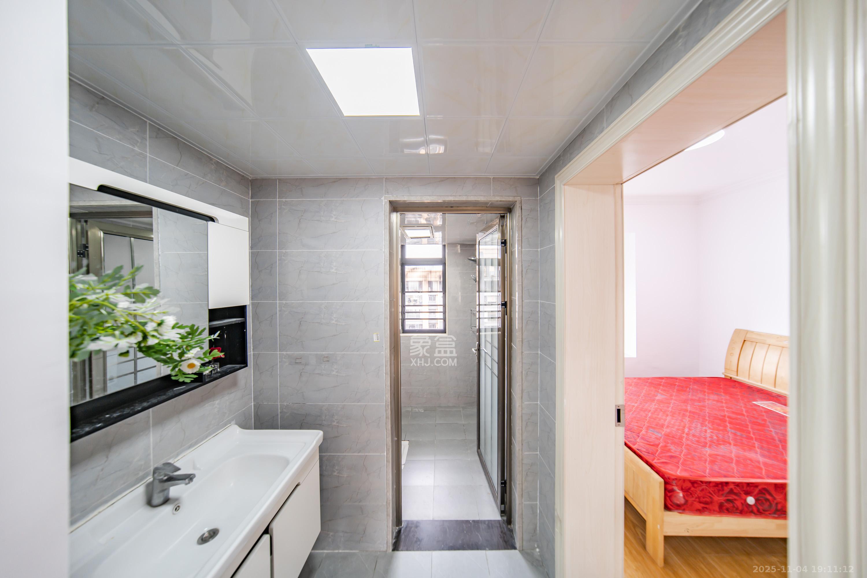 天健城 4室2厅2卫 210.0万 天健城 4室2厅2卫 210.0万卫生间