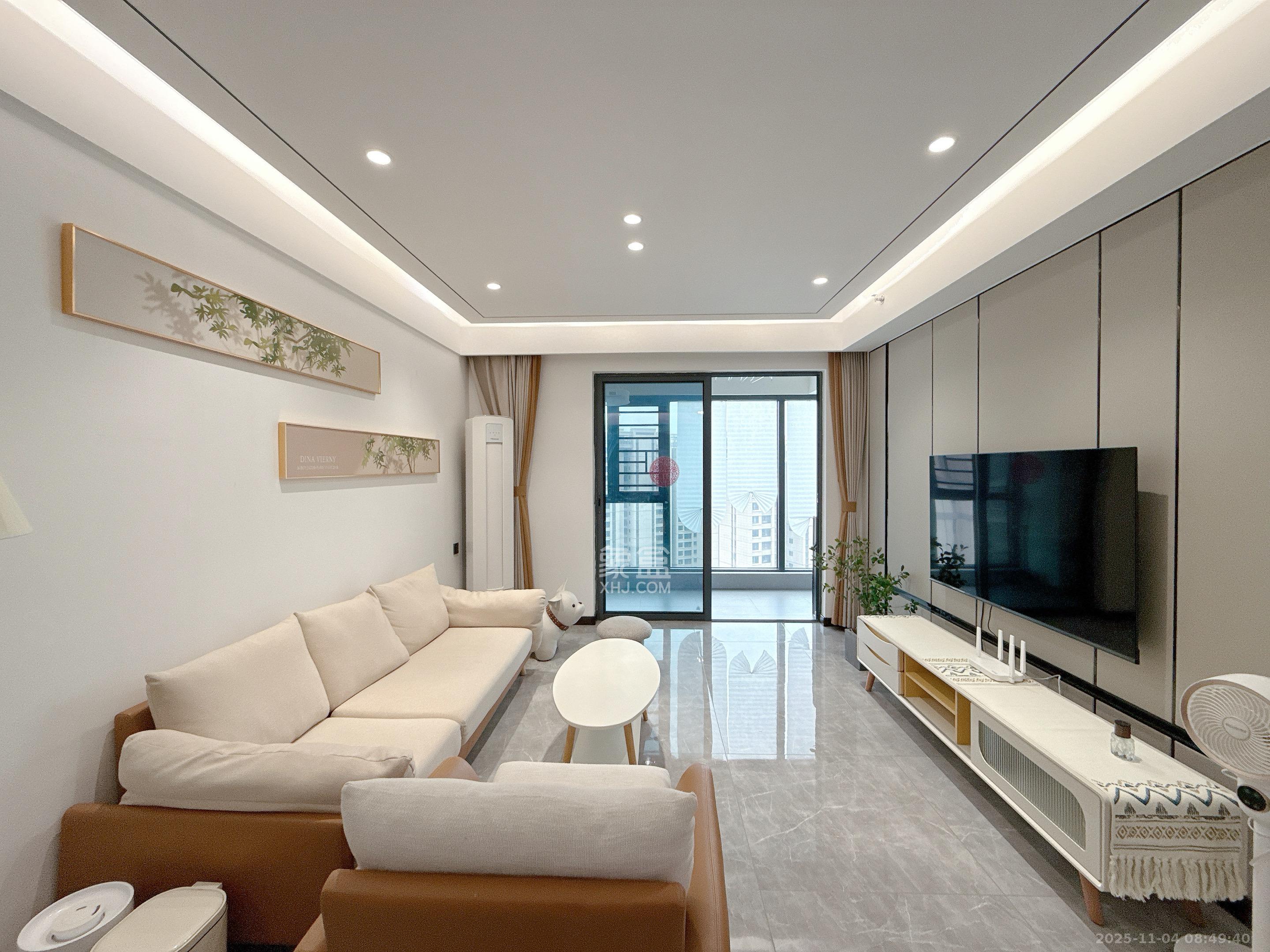 卓越中寰  3室2厅2卫    4800.0元/月