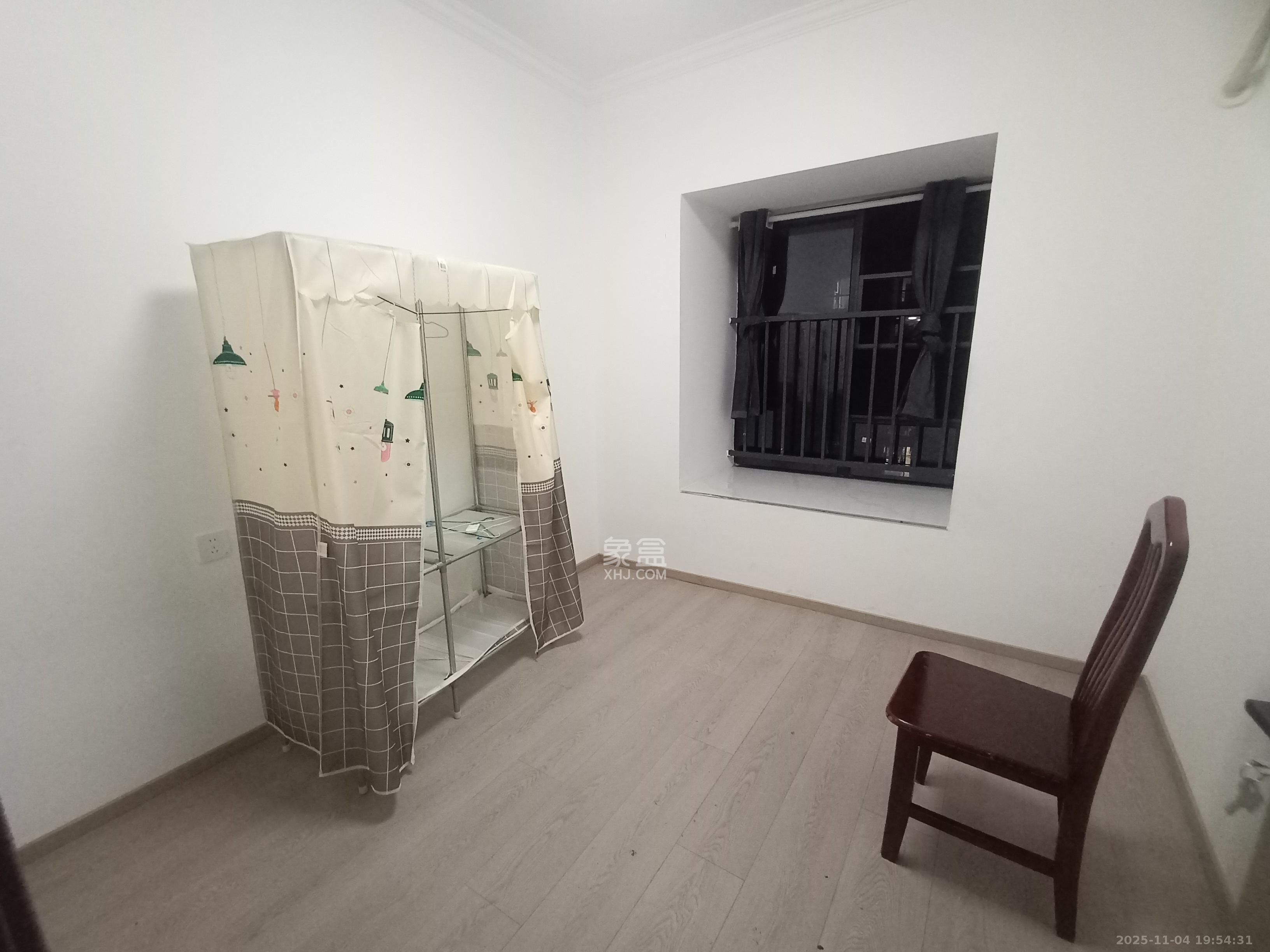 惟智园安置小区 4室2厅2卫 2400.0元/月 惟智园安置小区 4室2厅2卫 2400.0元/月室内图