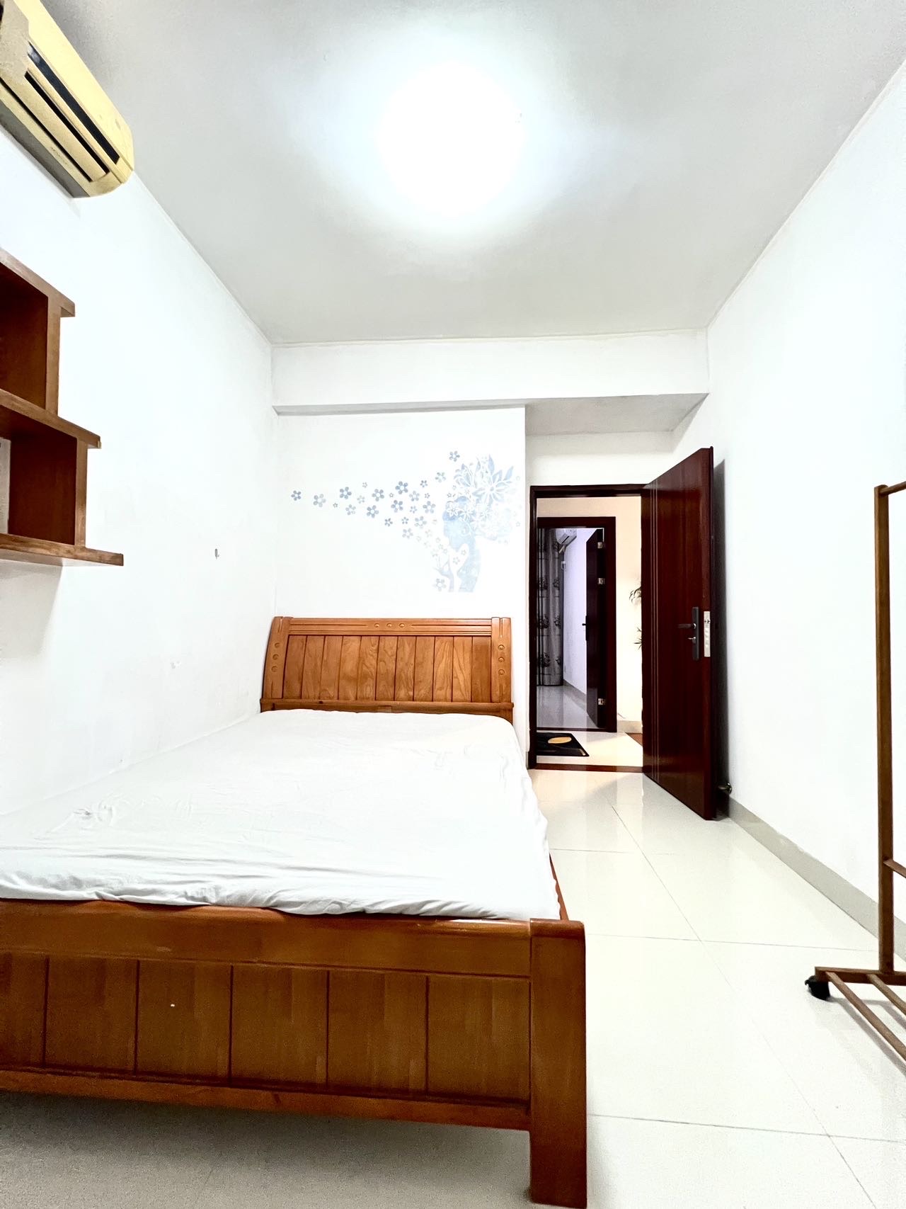 玉龙湾  5室2厅1卫    3300.0元/月室内图