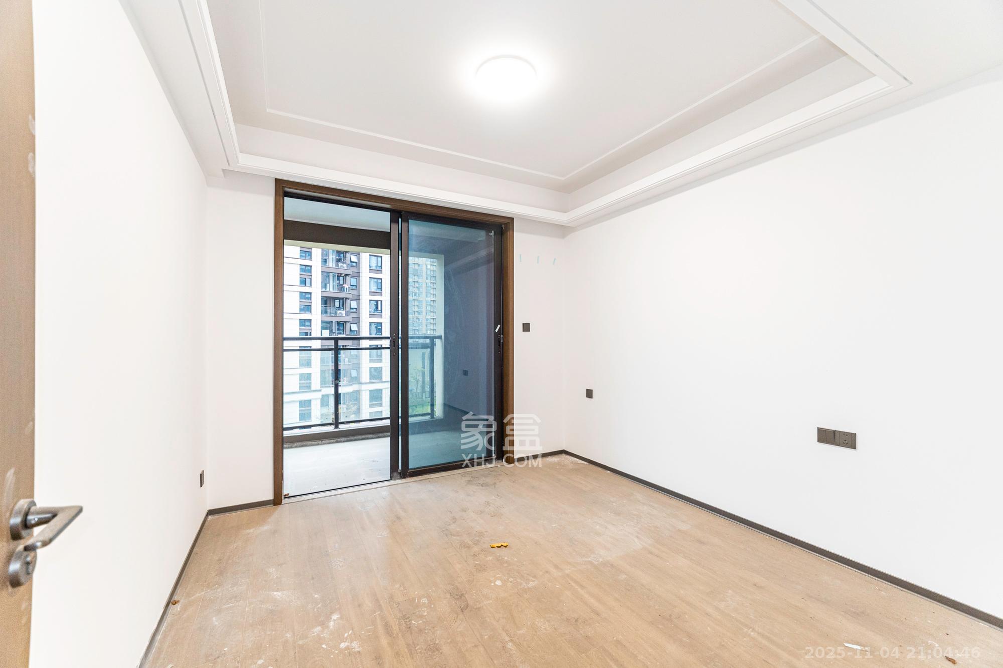 荣盛锦绣学府  3室2厅2卫    110.0万卧室