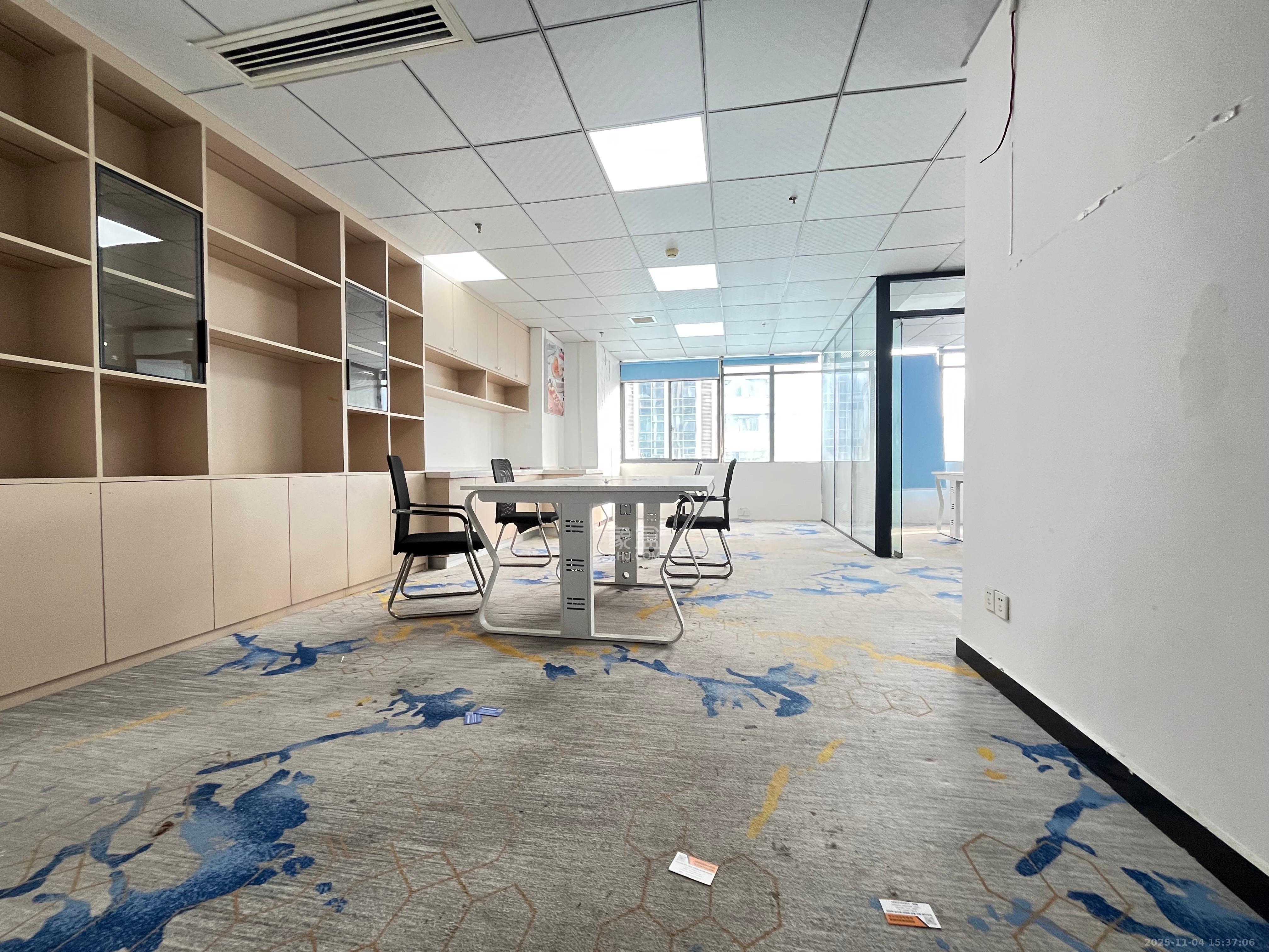 奥克斯广场   114.46㎡      6000.0元/月