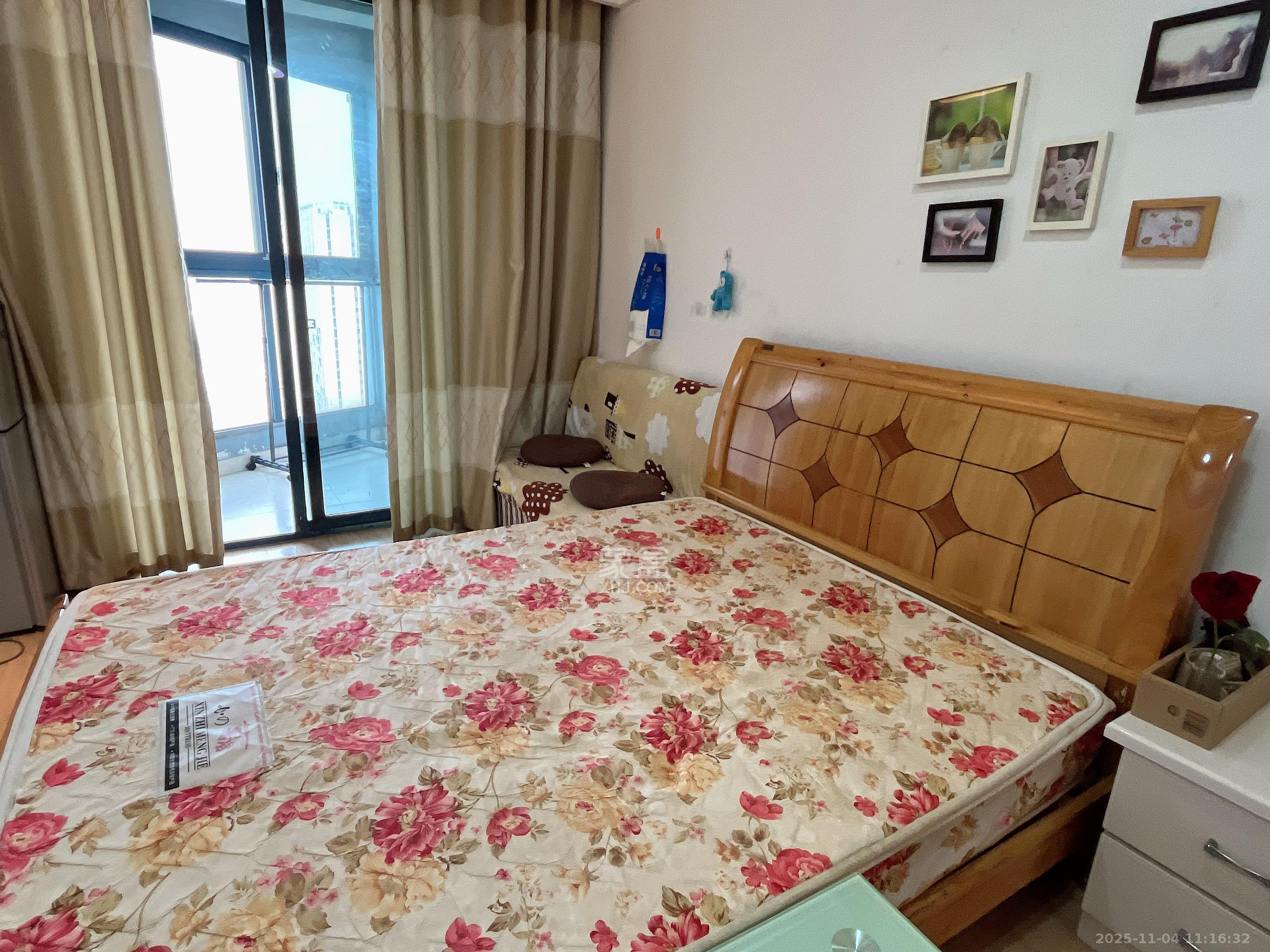 绿地中央广场  1室1厅1卫    1400.0元/月室内图