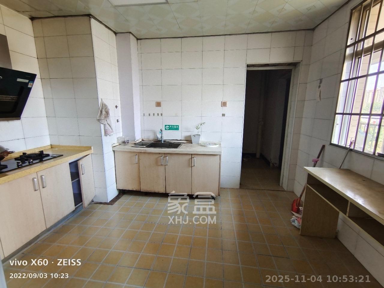 嘉华城（一期）  5室2厅2卫    2800.0元/月