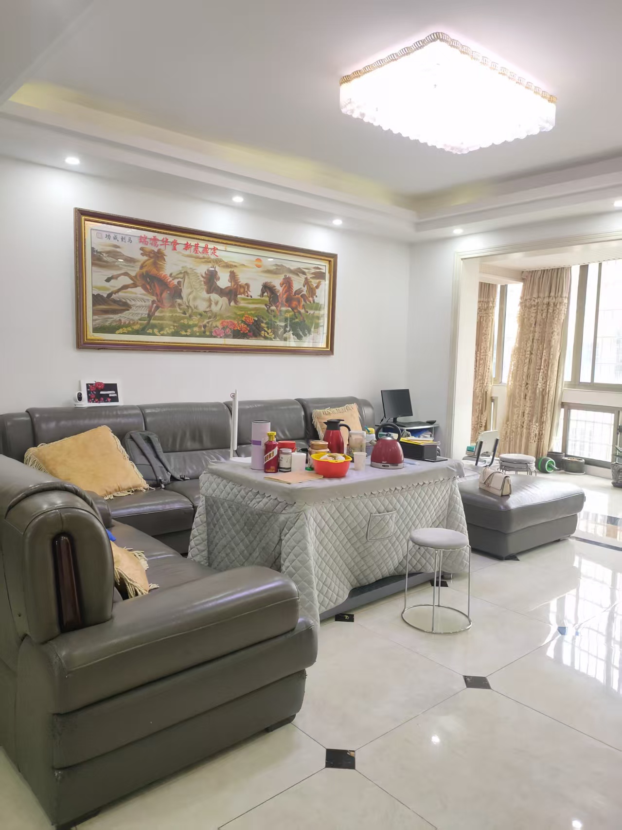 三中教师村 6室2厅3卫 95.8万 三中教师村 6室2厅3卫 95.8万客厅