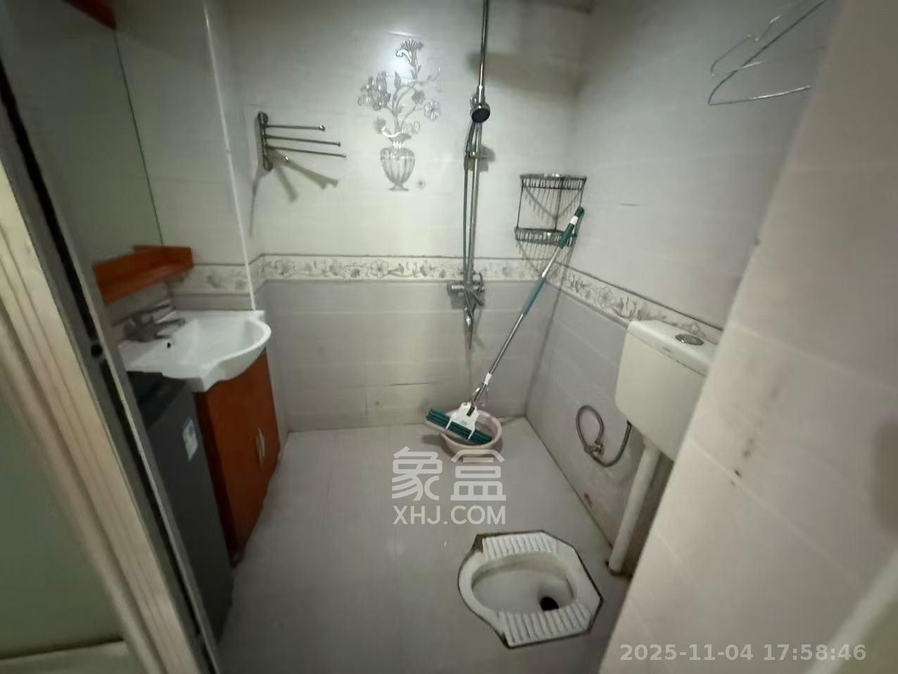 中南汽车世界  2室1厅1卫    1200.0元/月室内图