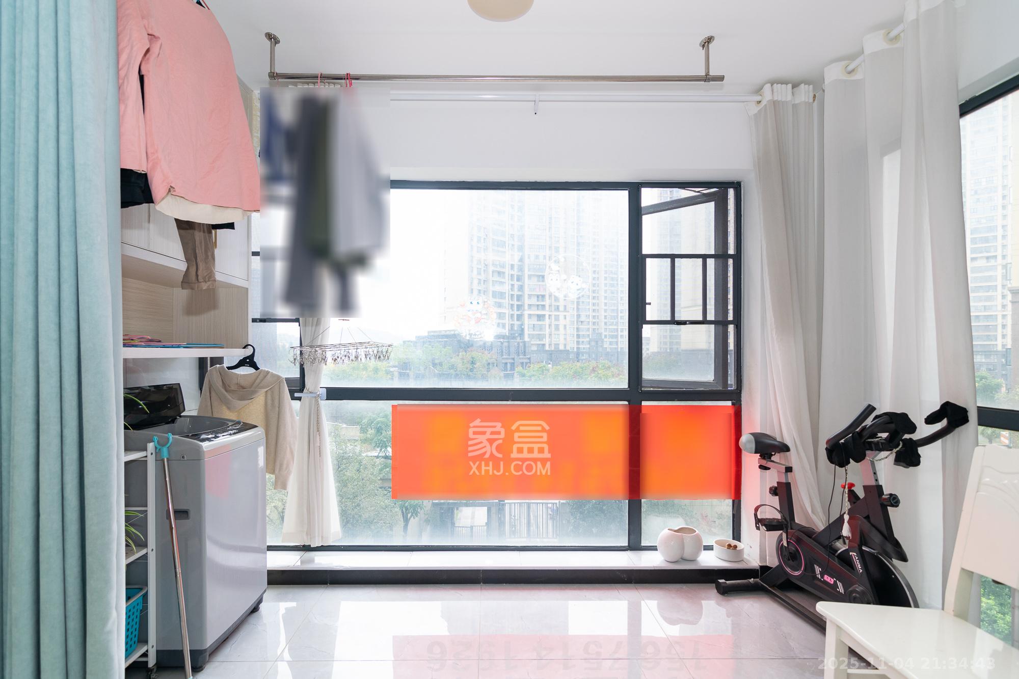 中粮鸿云 3室2厅2卫 69.8万 中粮鸿云 3室2厅2卫 69.8万阳台