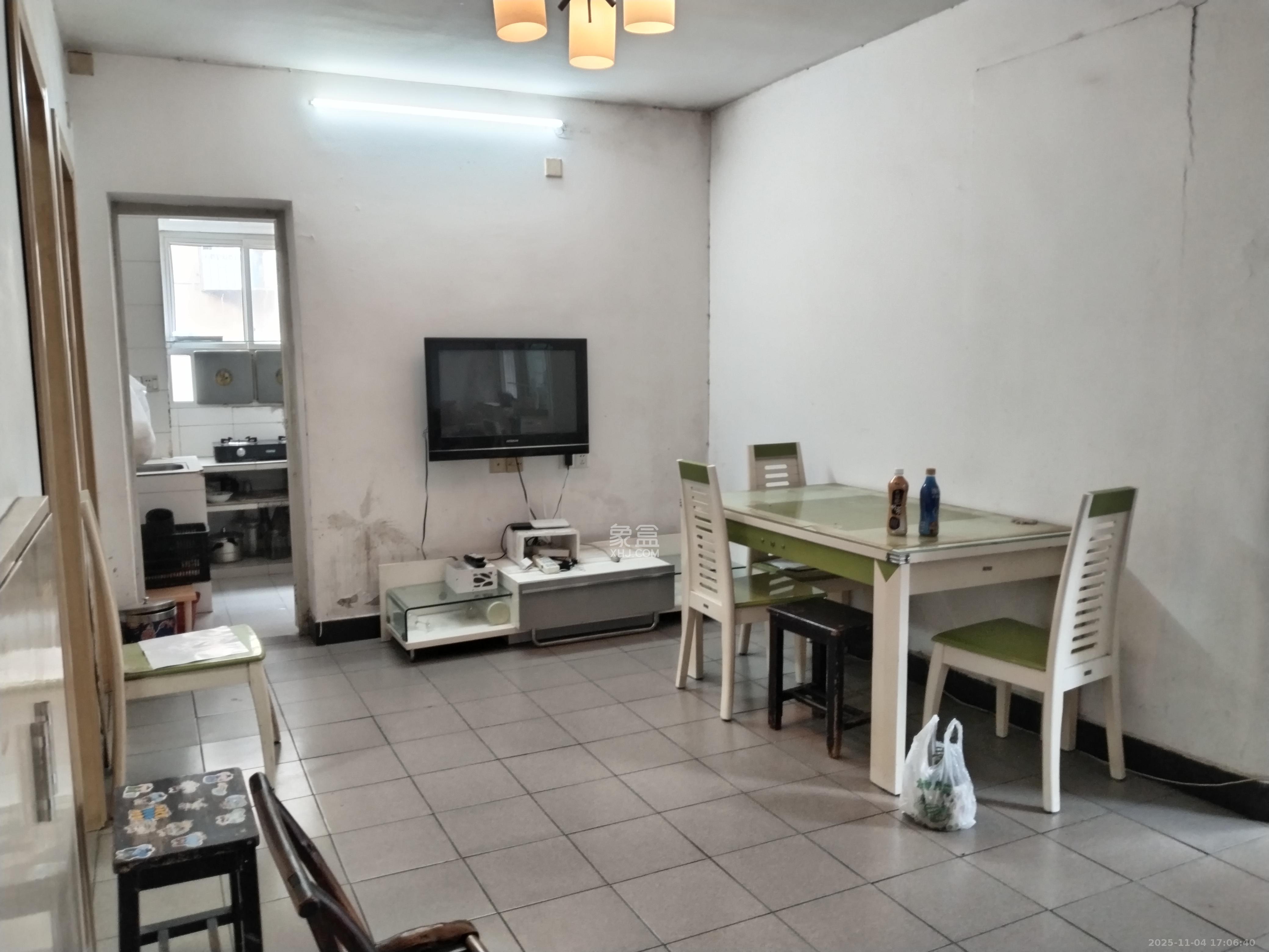 便河边社区  3室2厅1卫    2100.0元/月室内图