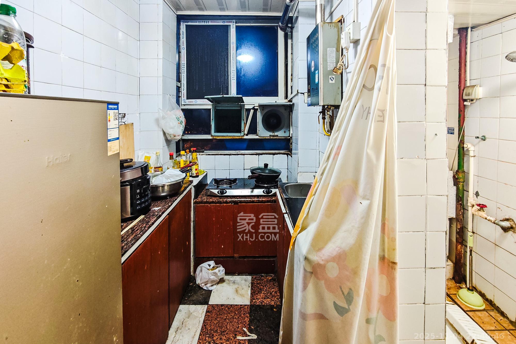 陈家湖小区  3室1厅1卫    80.0万厨房