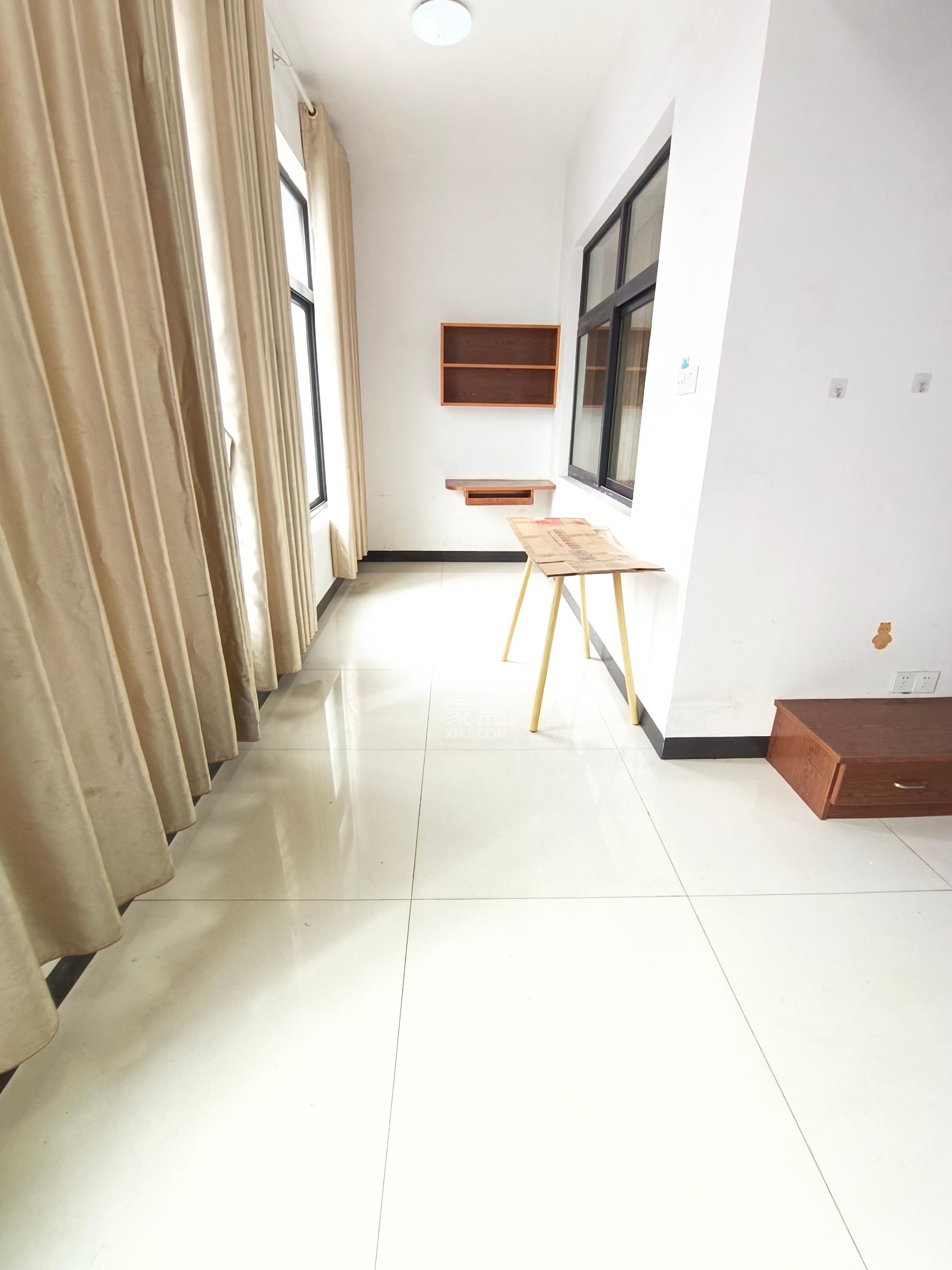 红树湾  2室2厅1卫    1600.0元/月室内图