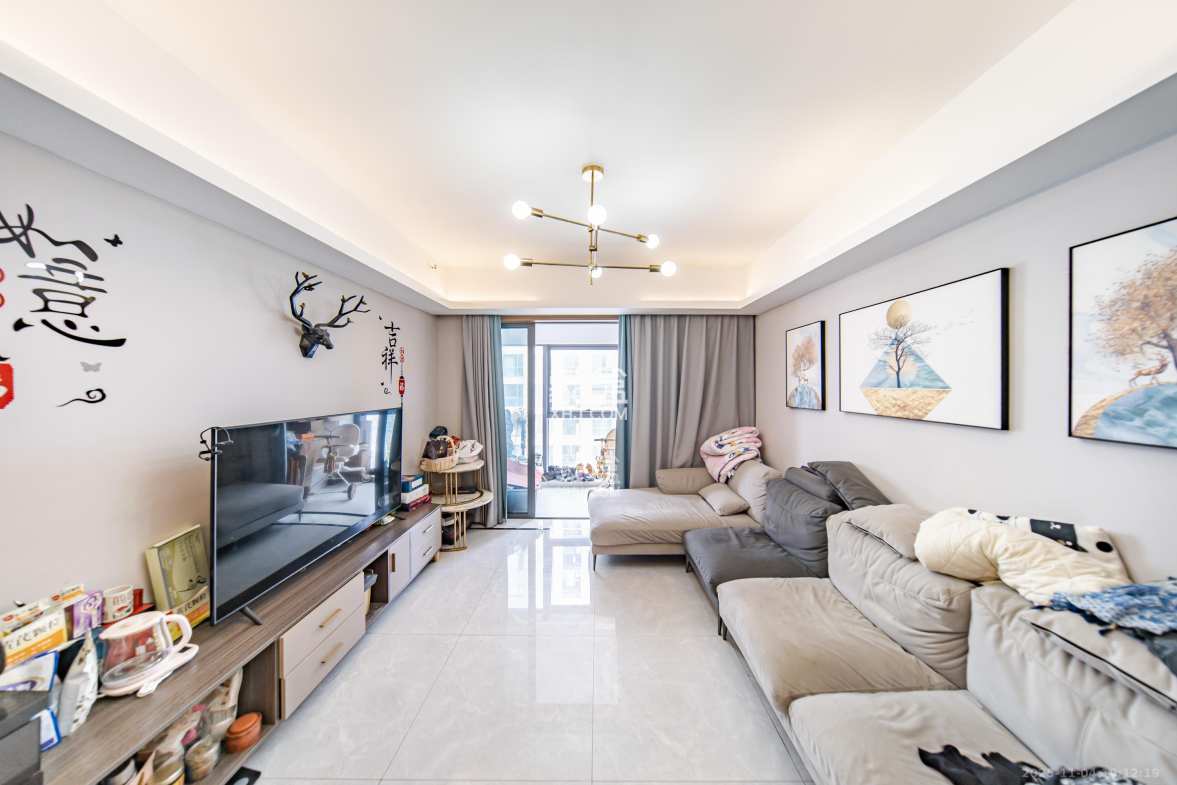 里约荟 3室2厅2卫 90.0万 里约荟 3室2厅2卫 90.0万客厅