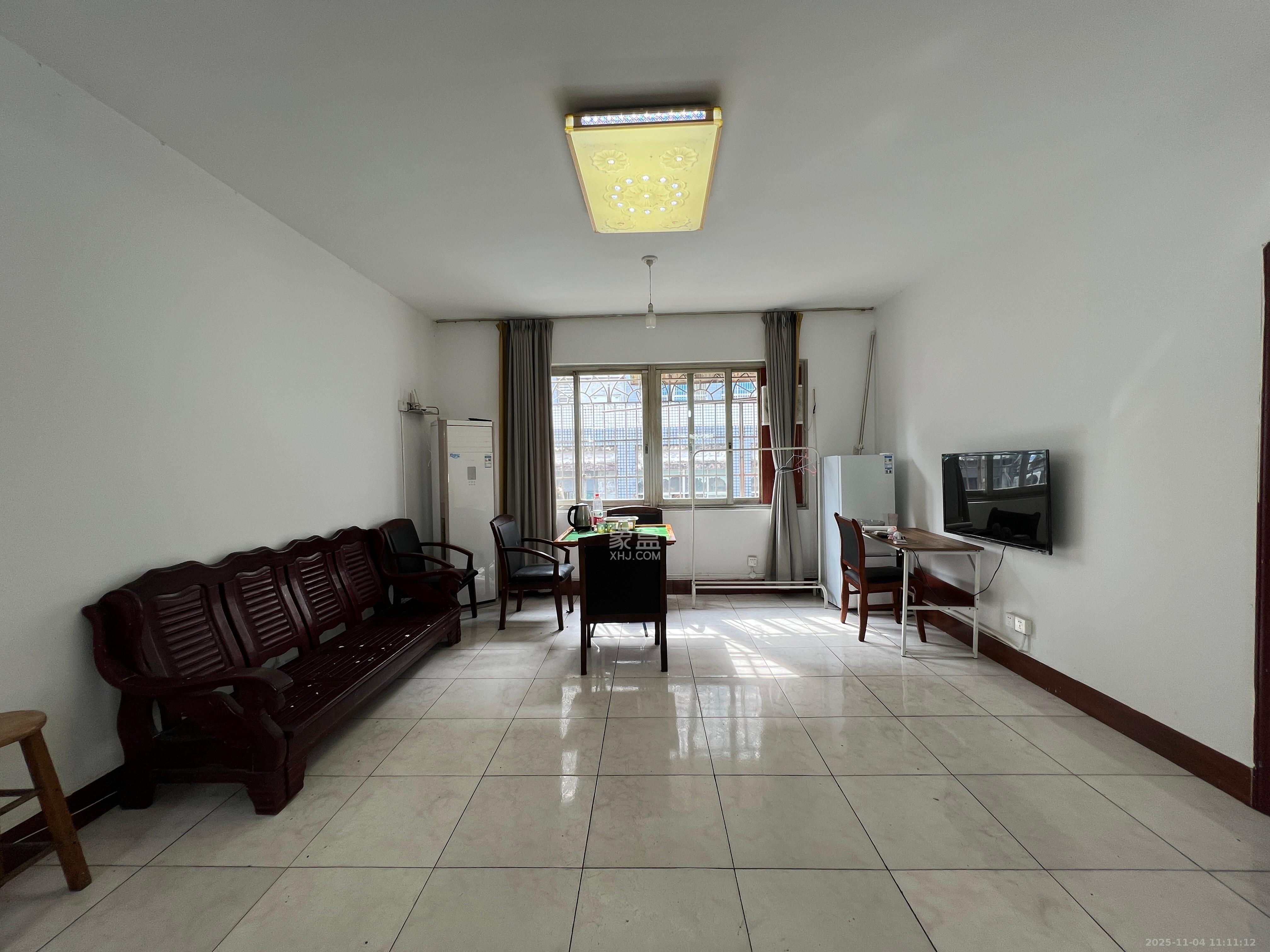 湘湖一村（三湘五金水暖机电市场）  1室4厅6卫    1600.0元/月