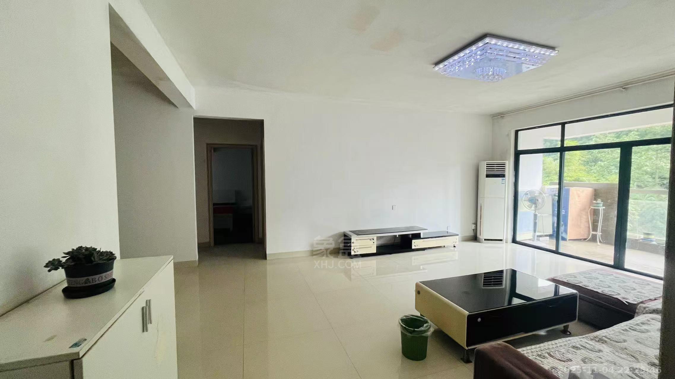 山水国际  3室2厅2卫    1600.0元/月室内图