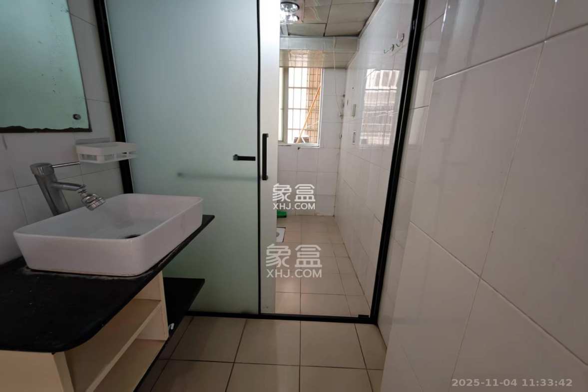 枫林美景 3室2厅1卫 2600.0元/月 枫林美景 3室2厅1卫 2600.0元/月室内图