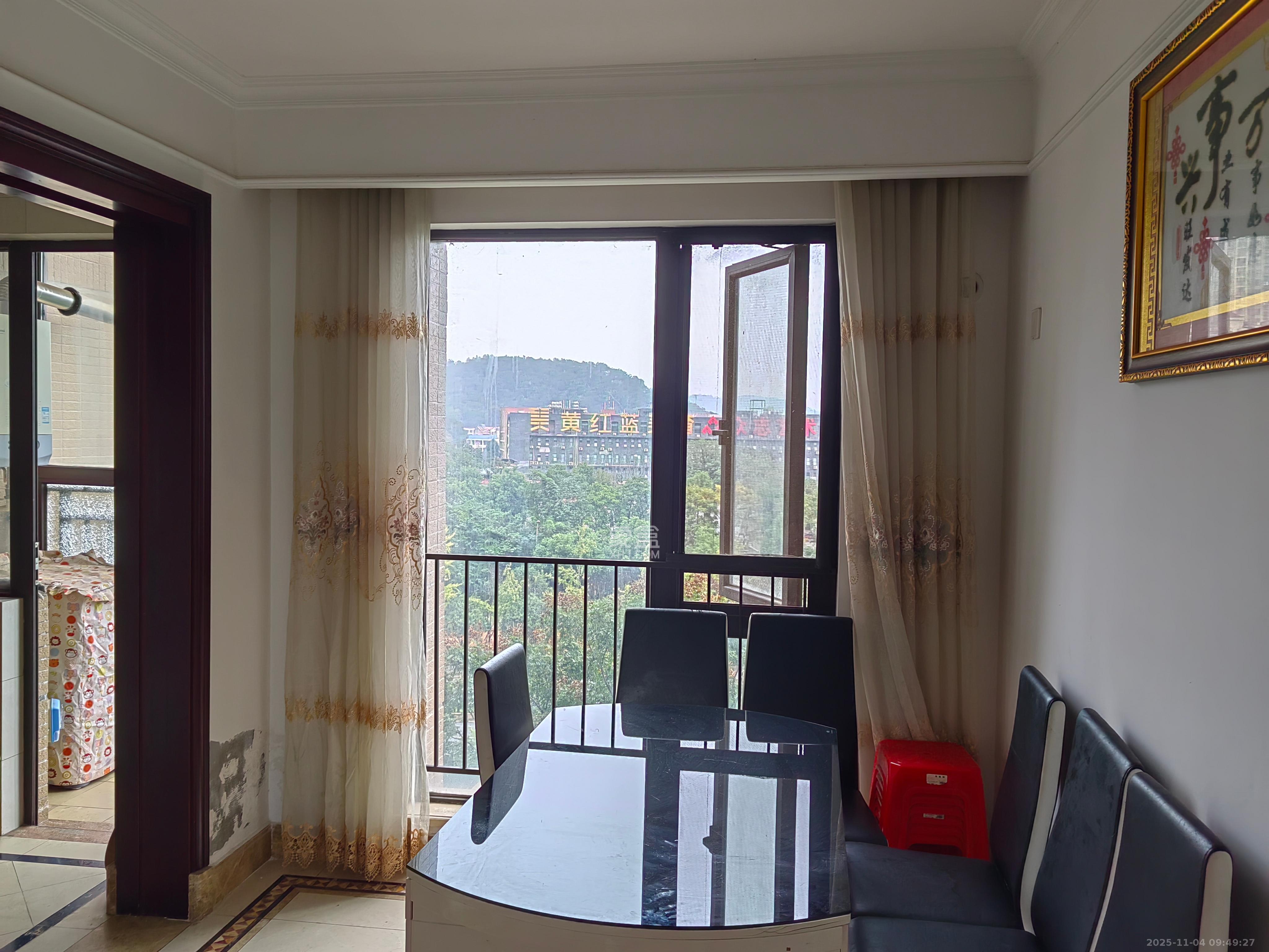 中海国际一期  3室2厅2卫    2100.0元/月室内图