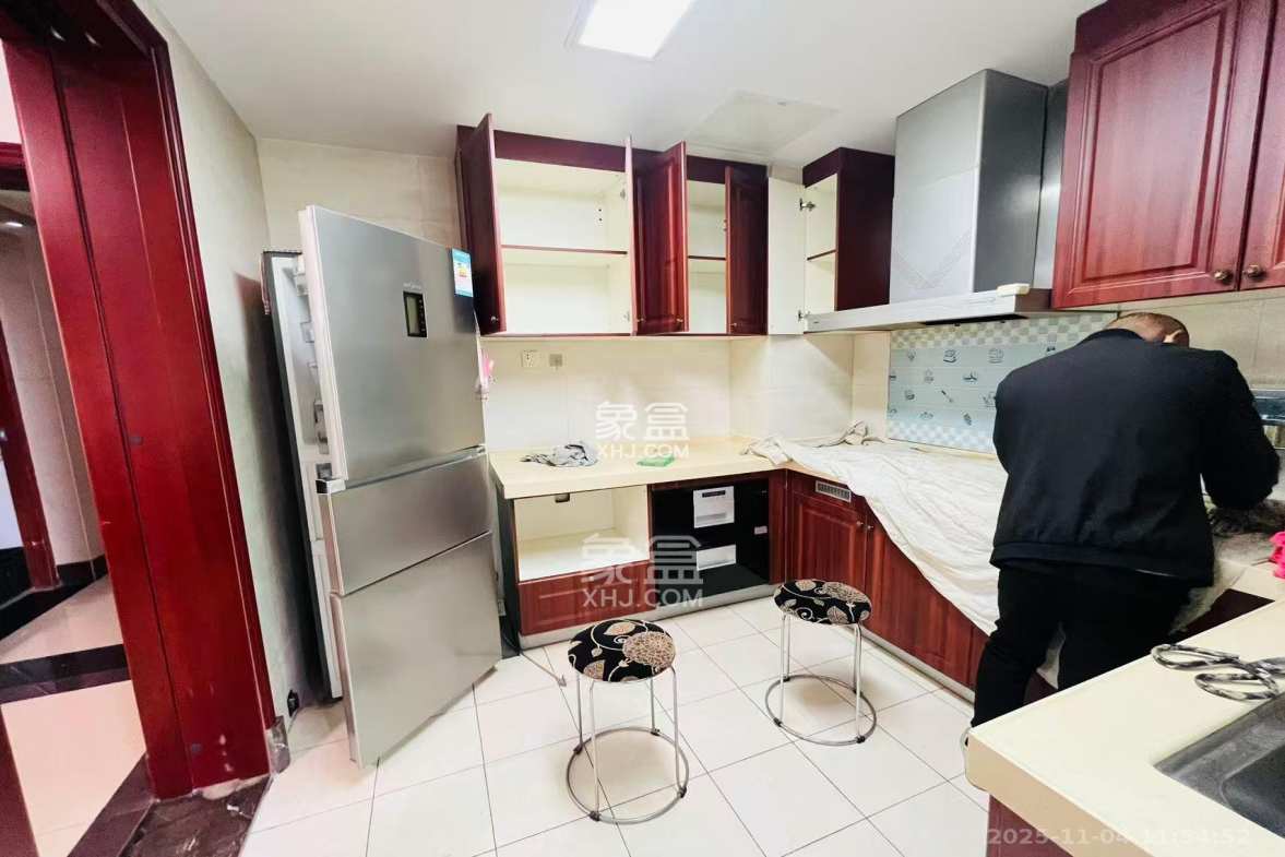 恒大御景湾 3室2厅1卫 3200.0元/月 恒大御景湾 3室2厅1卫 3200.0元/月室内图