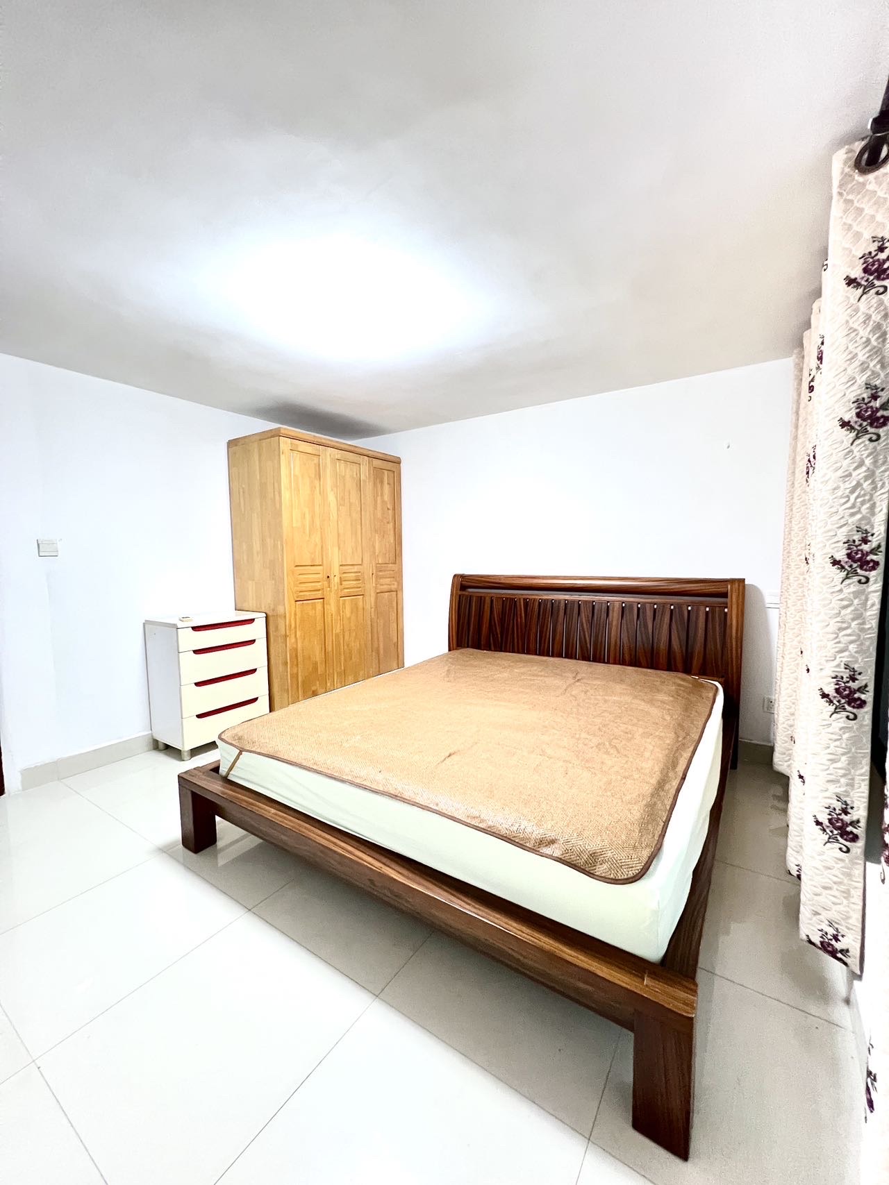 玉龙湾  5室2厅1卫    3300.0元/月室内图