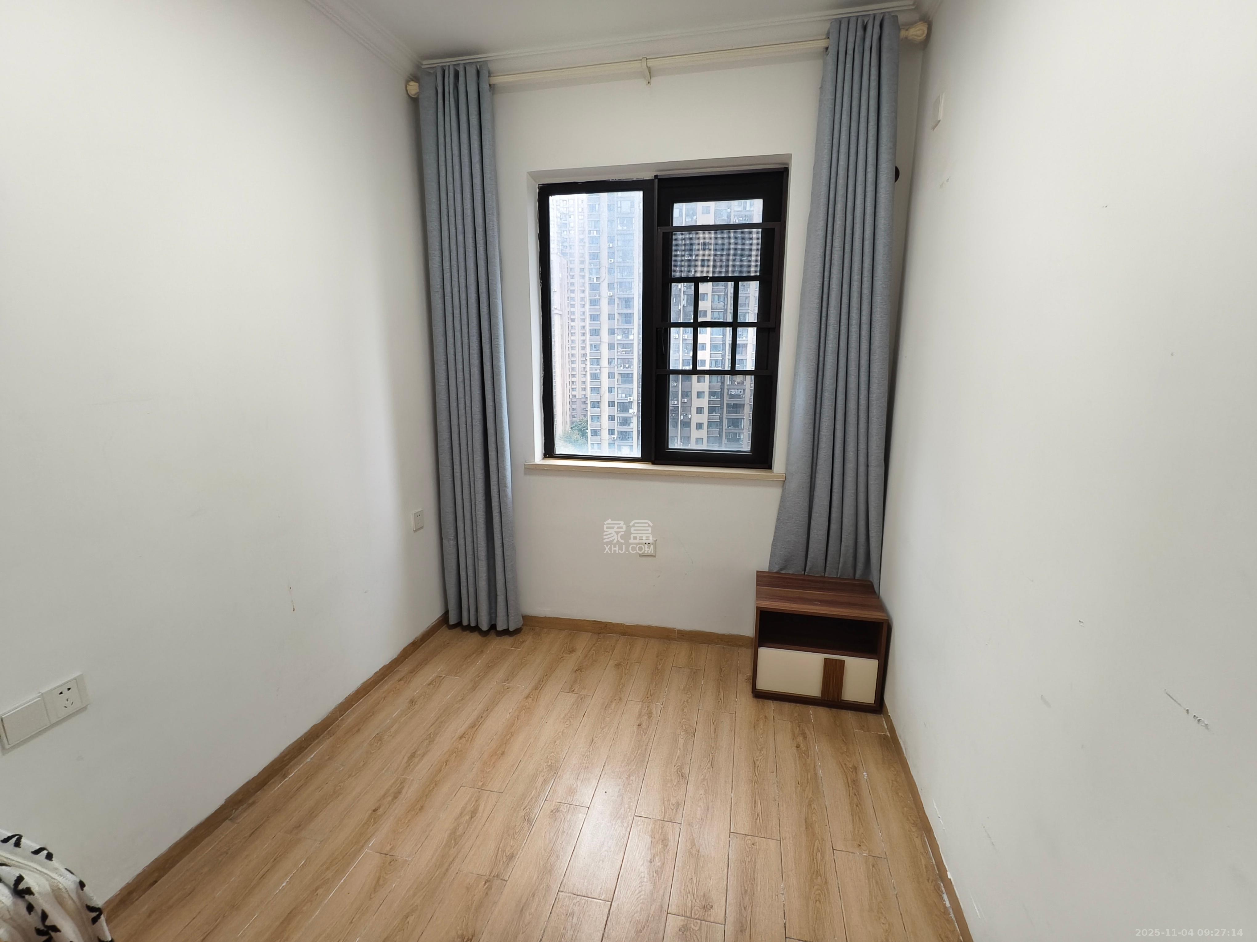 勤诚达境界城 4室2厅2卫 2400.0元/月 勤诚达境界城 4室2厅2卫 2400.0元/月室内图