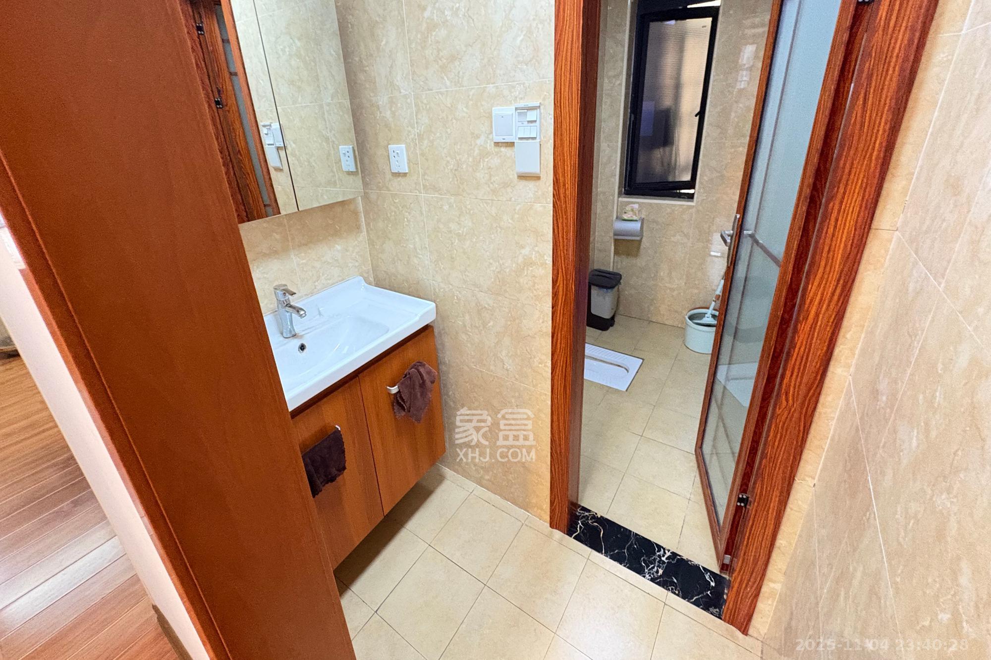 湘域城邦（湘域国际中心）  3室2厅1卫    210.0万卫生间