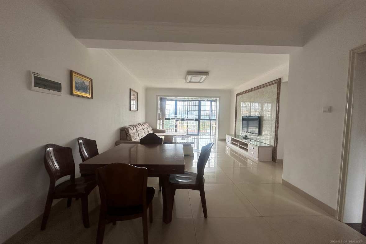 星城新宇莲景苑 3室1厅1卫 2700.0元/月 星城新宇莲景苑 3室1厅1卫 2700.0元/月室内图