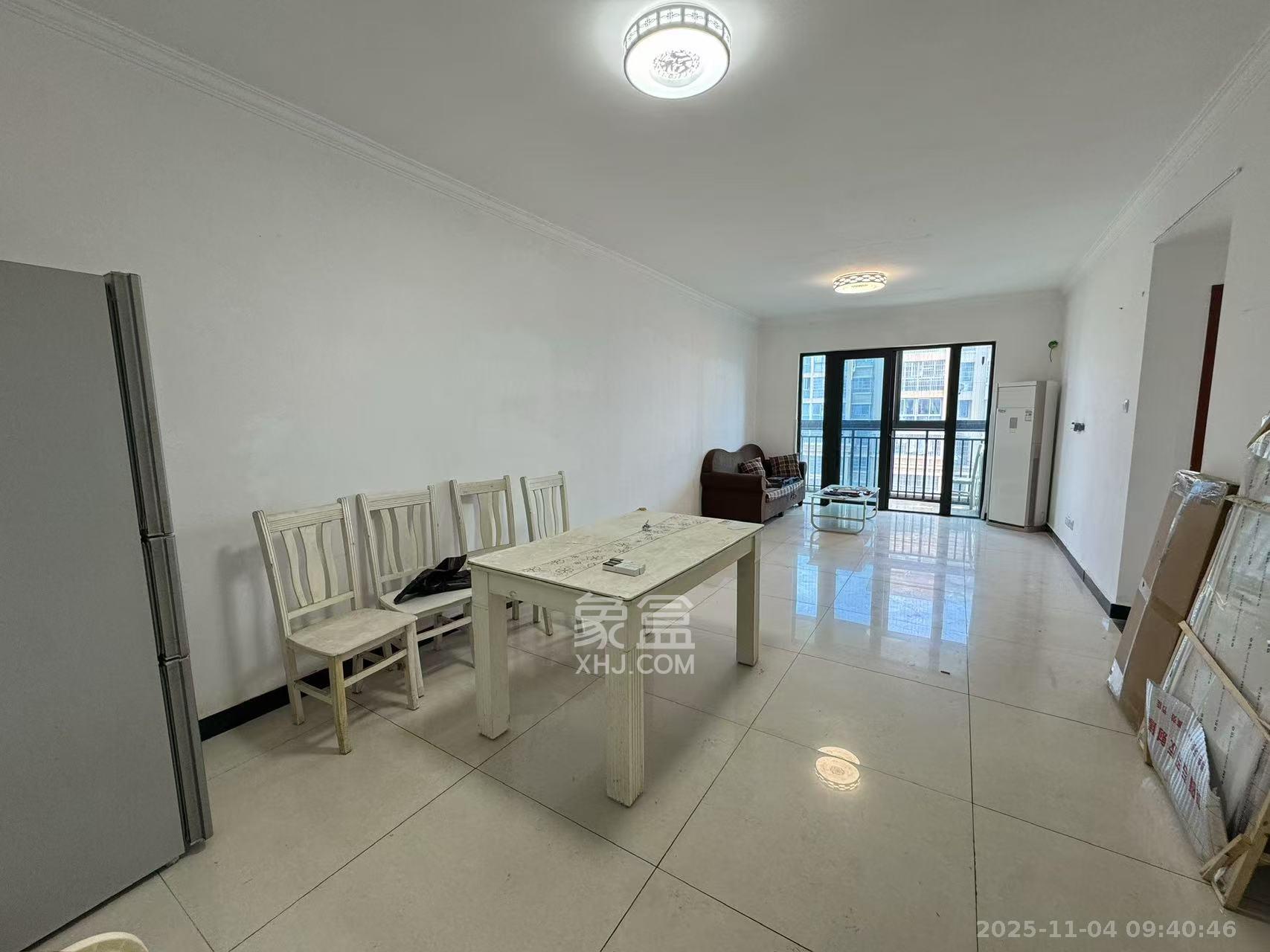 华城广场  2室1厅1卫    2500.0元/月