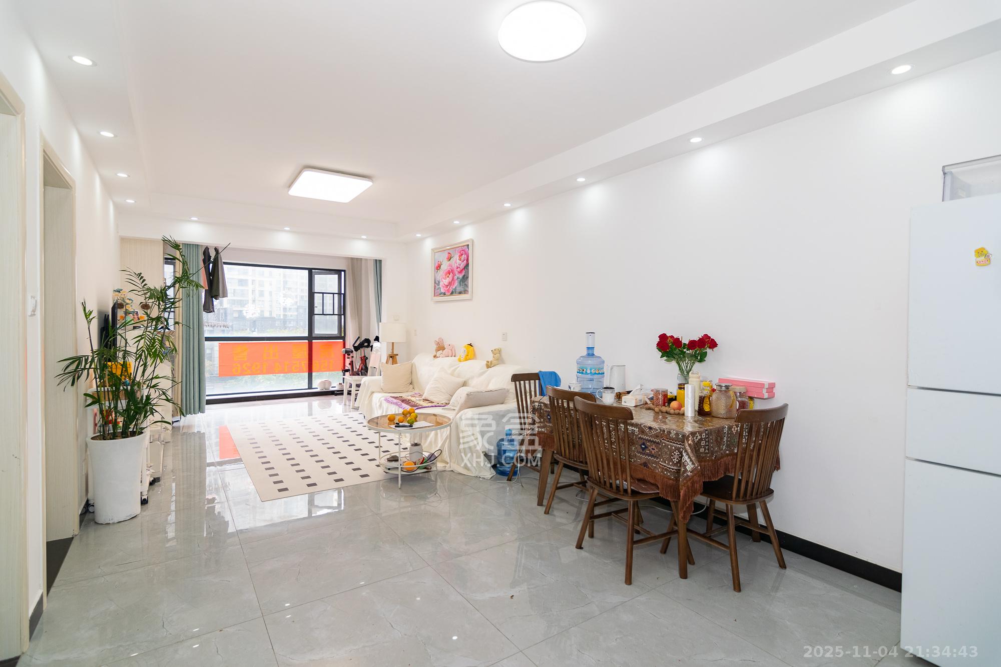 中粮鸿云  3室2厅2卫    69.8万客厅