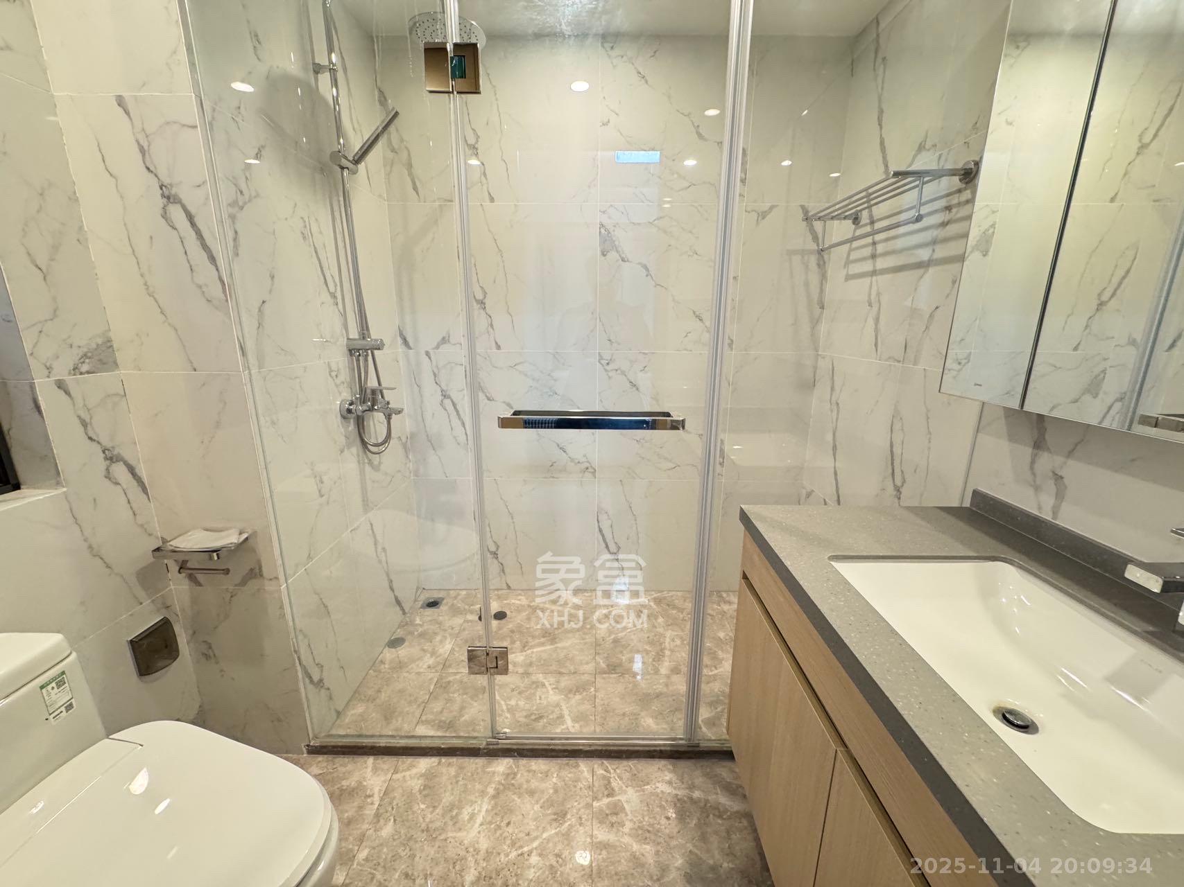 复地滨江金融中心  4室1厅2卫    4500.0元/月室内图