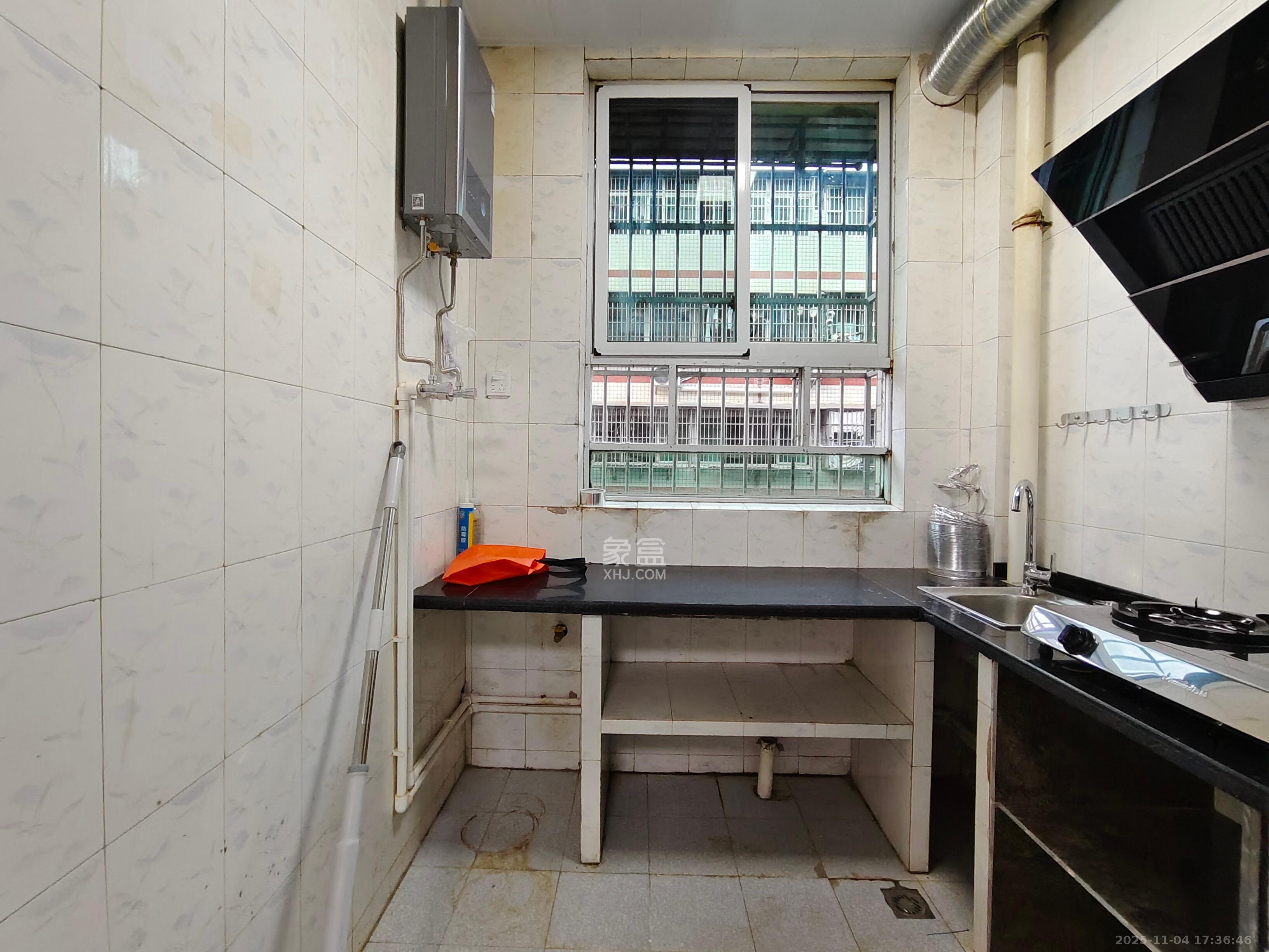 马王堆防水市场(马王堆新合八村安置住宅) 2室2厅1卫 1700.0元/月 马王堆防水市场(马王堆新合八村安置住宅) 2室2厅1卫 1700.0元/月室内图