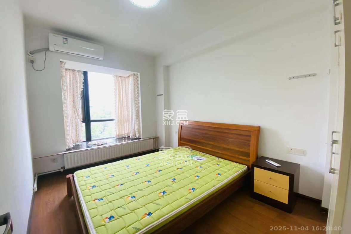 长房东郡 3室2厅2卫 2600.0元/月 长房东郡 3室2厅2卫 2600.0元/月室内图