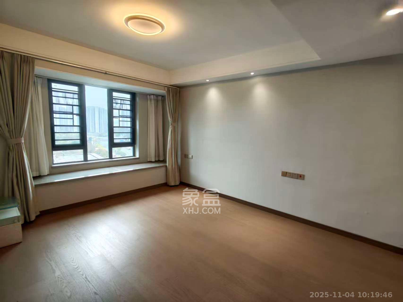 梦想麓隐天境  3室2厅2卫    3500.0元/月室内图