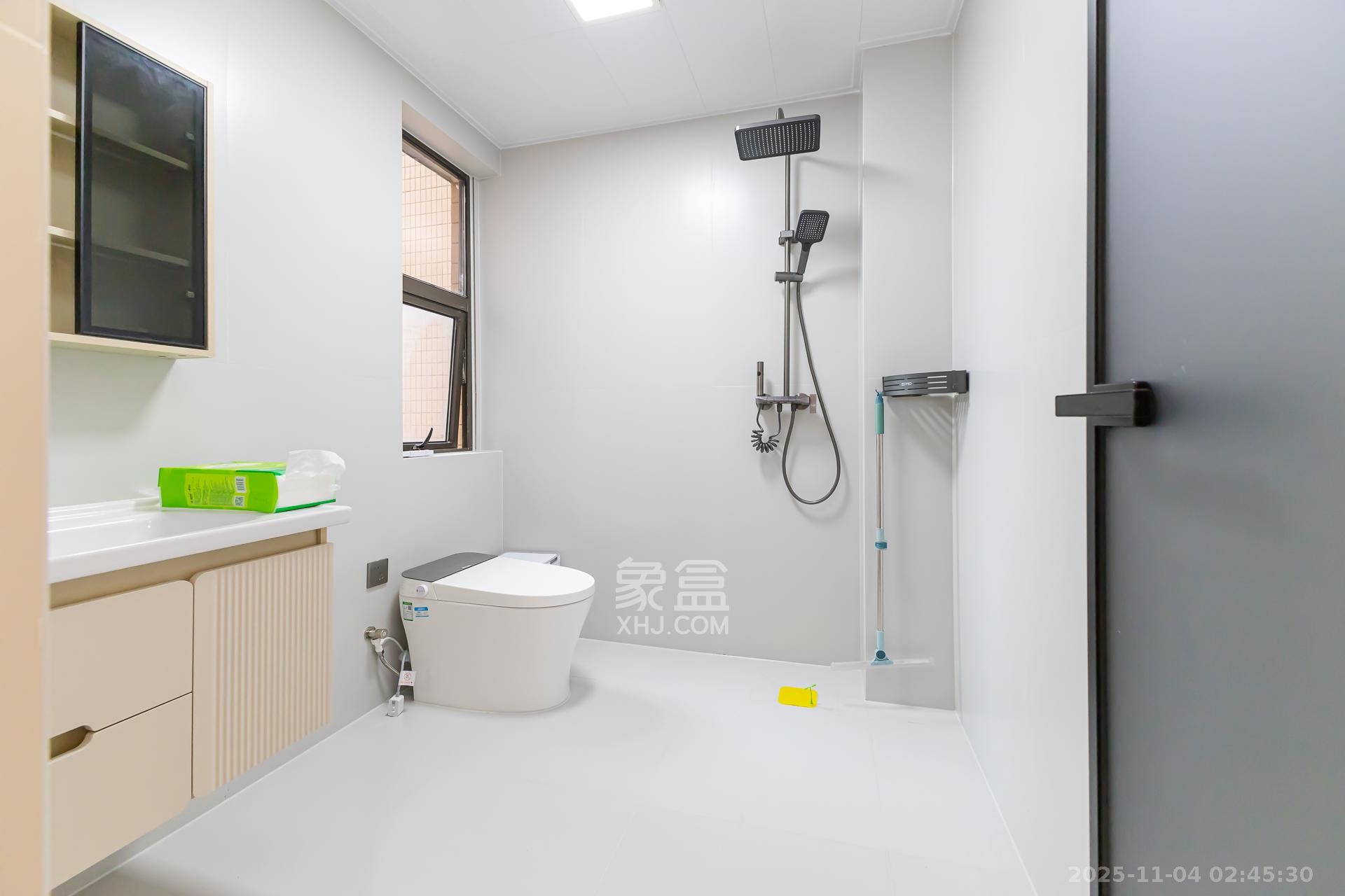 润和又一城  3室2厅2卫    115.8万卫生间