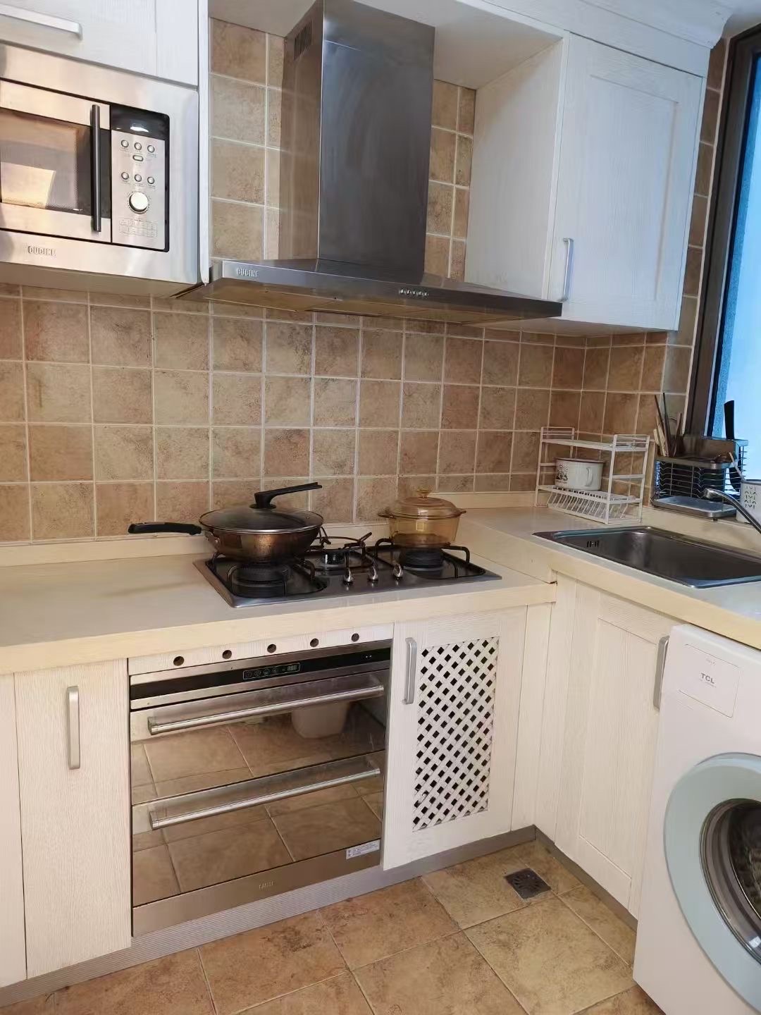 外滩中心 1室1厅1卫 2300.0元/月 外滩中心 1室1厅1卫 2300.0元/月室内图