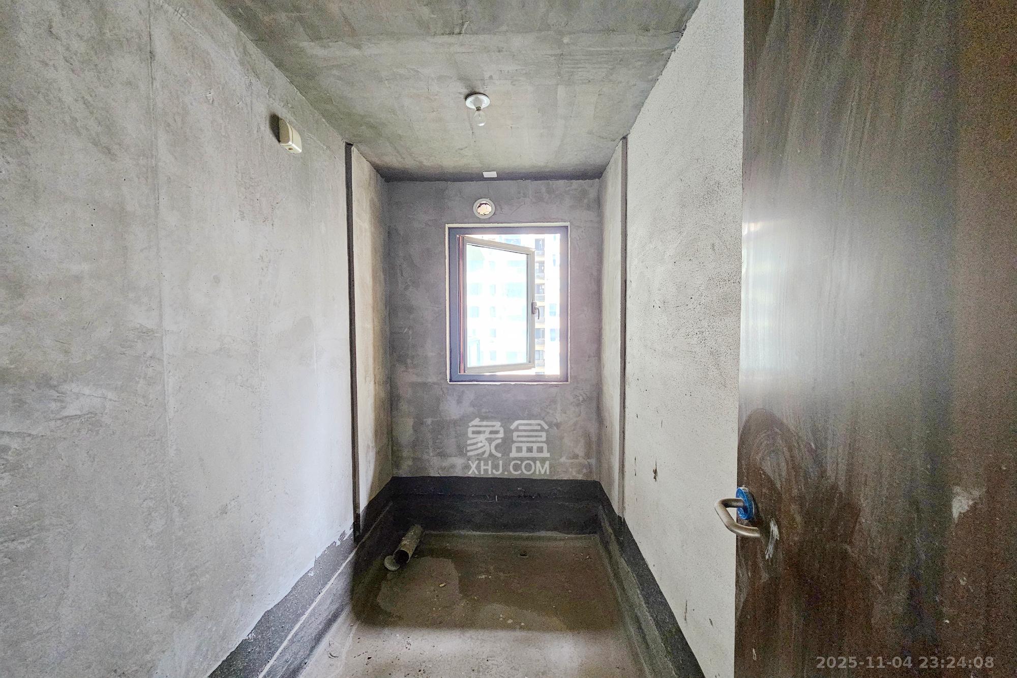 长房东旭国际  4室2厅2卫    145.0万其他