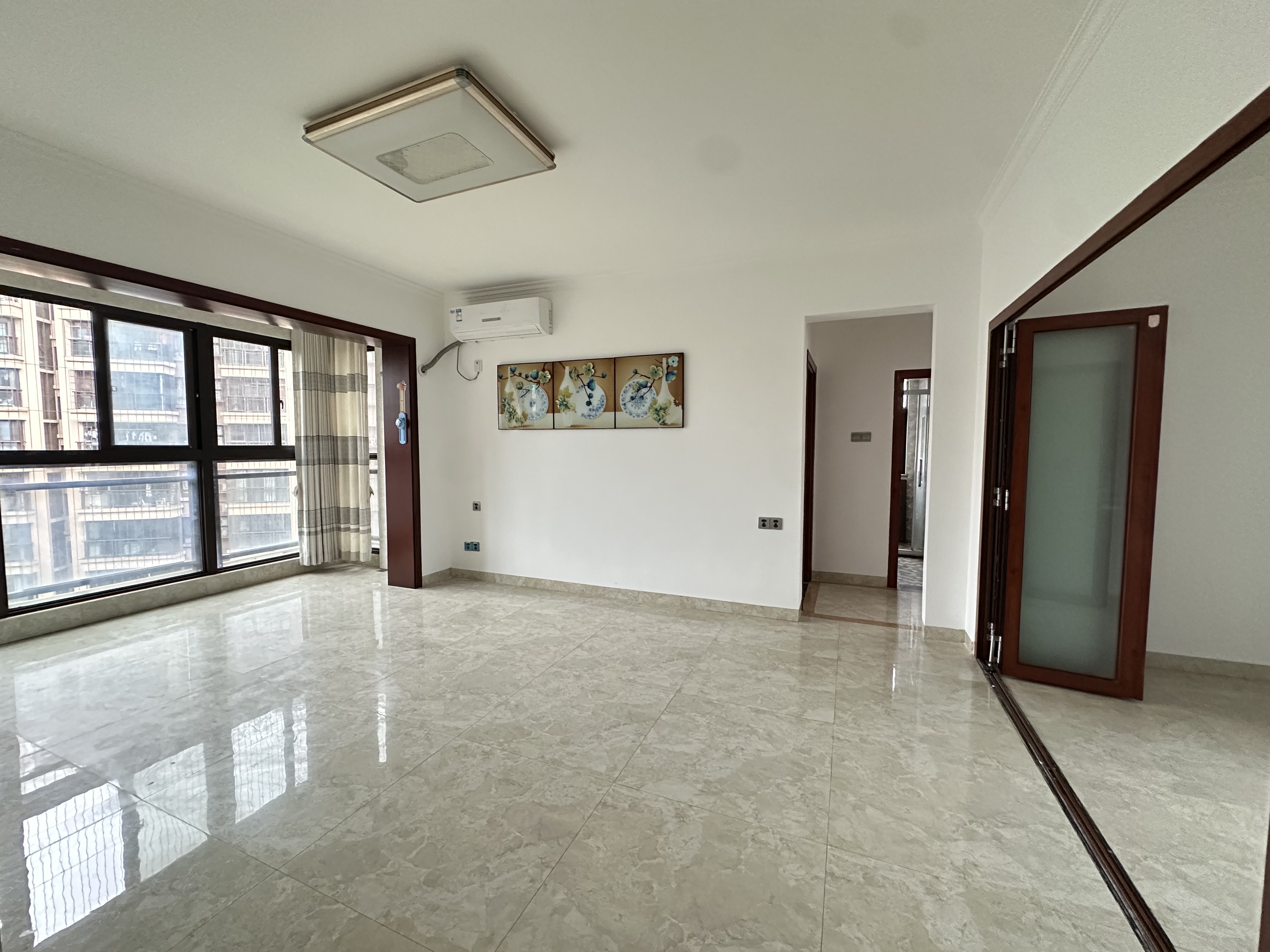 紫园D区  2室2厅1卫    225.0万