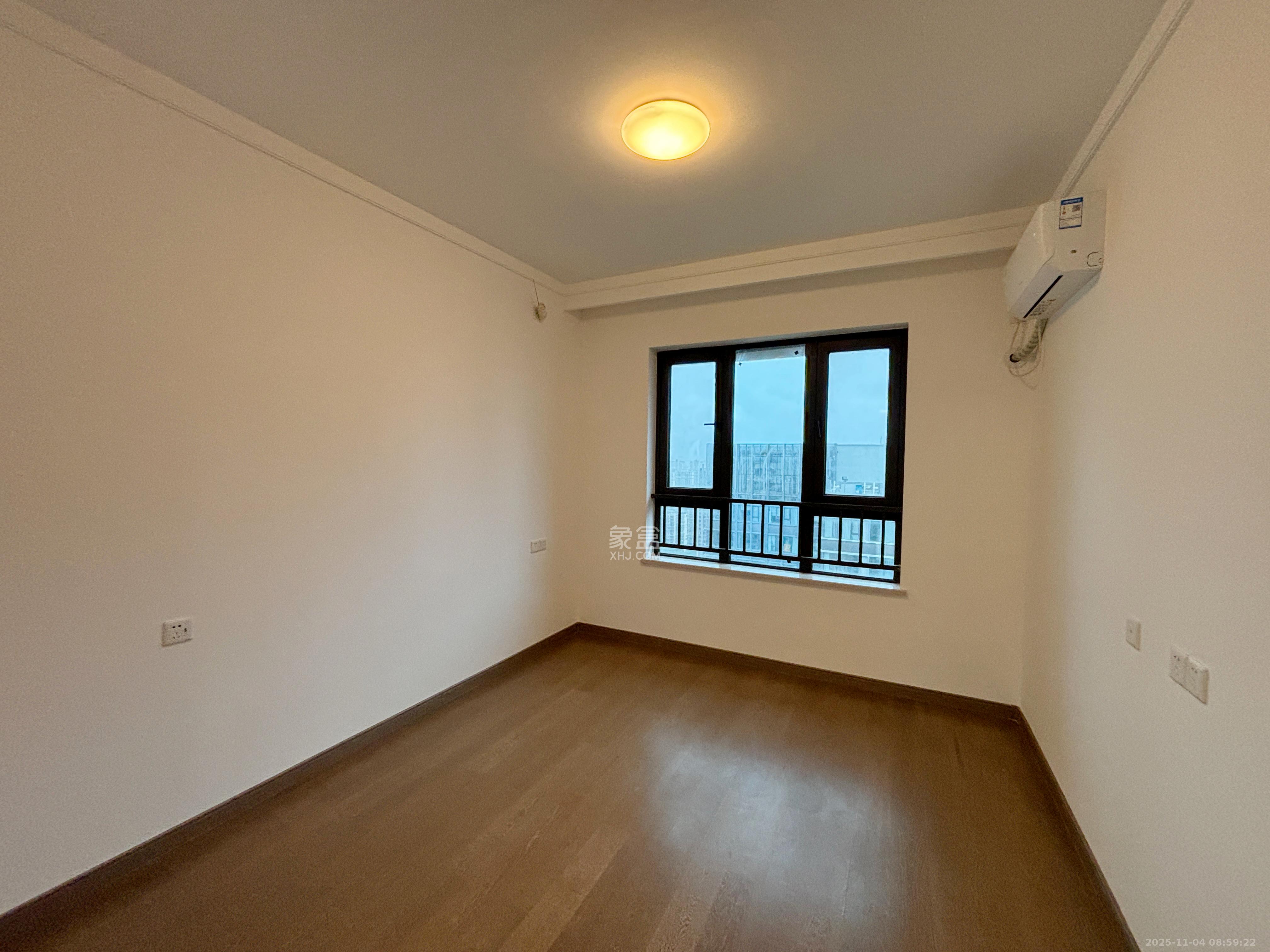 龙湖铂金中心（龙湖春江郦城）  3室2厅2卫    4600.0元/月室内图