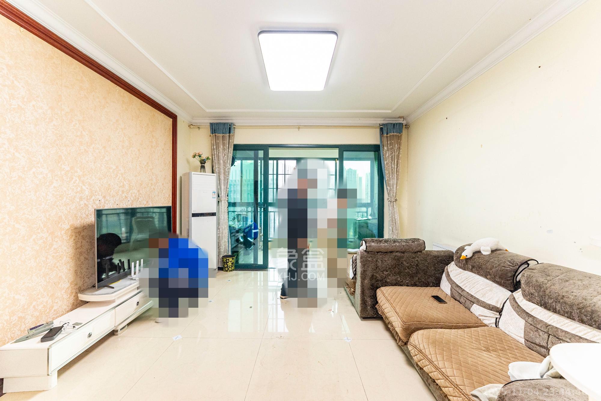 恒大翡翠华庭  3室2厅2卫    94.0万