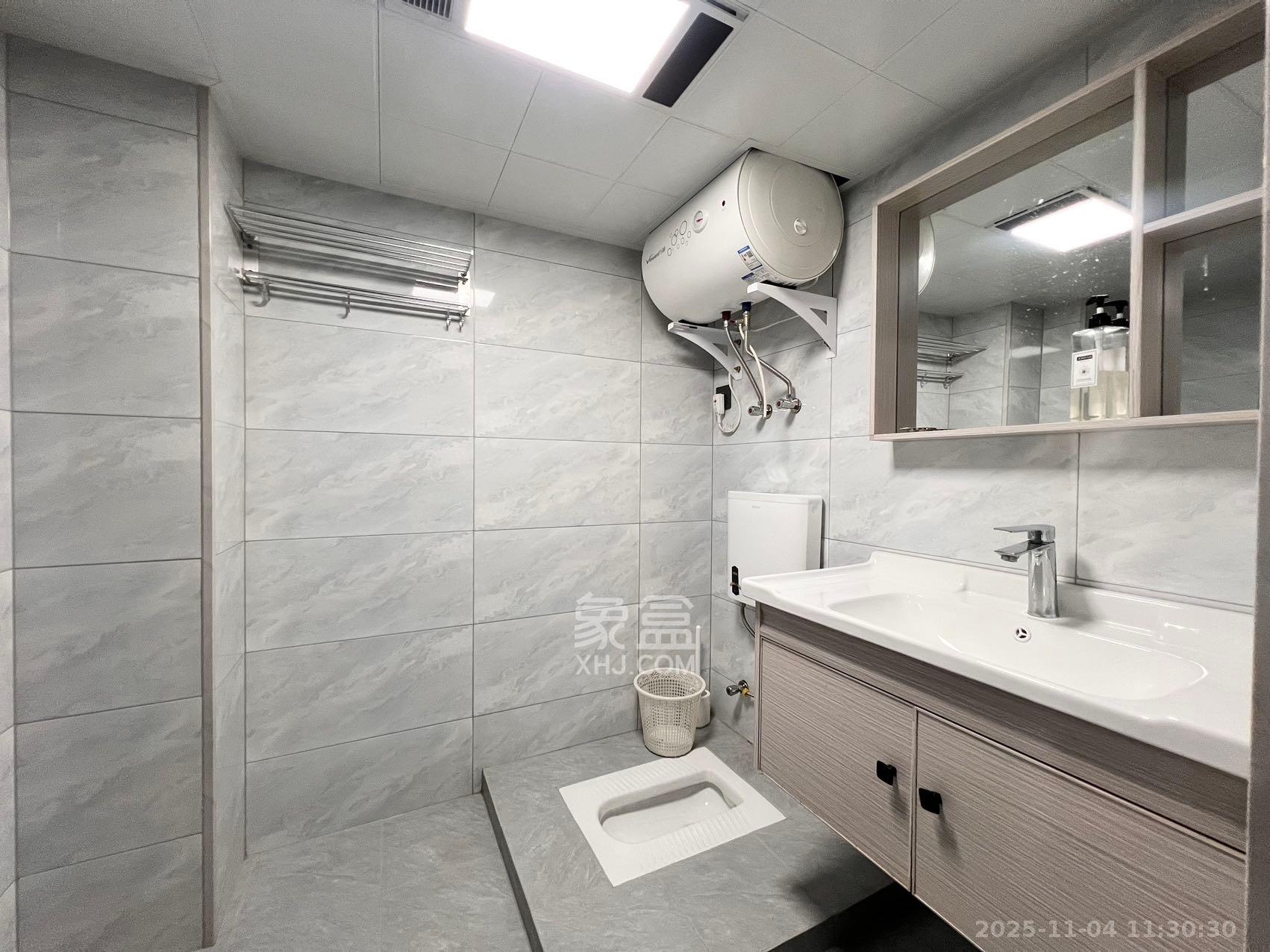 龙湖铂金岛  2室2厅1卫    2300.0元/月